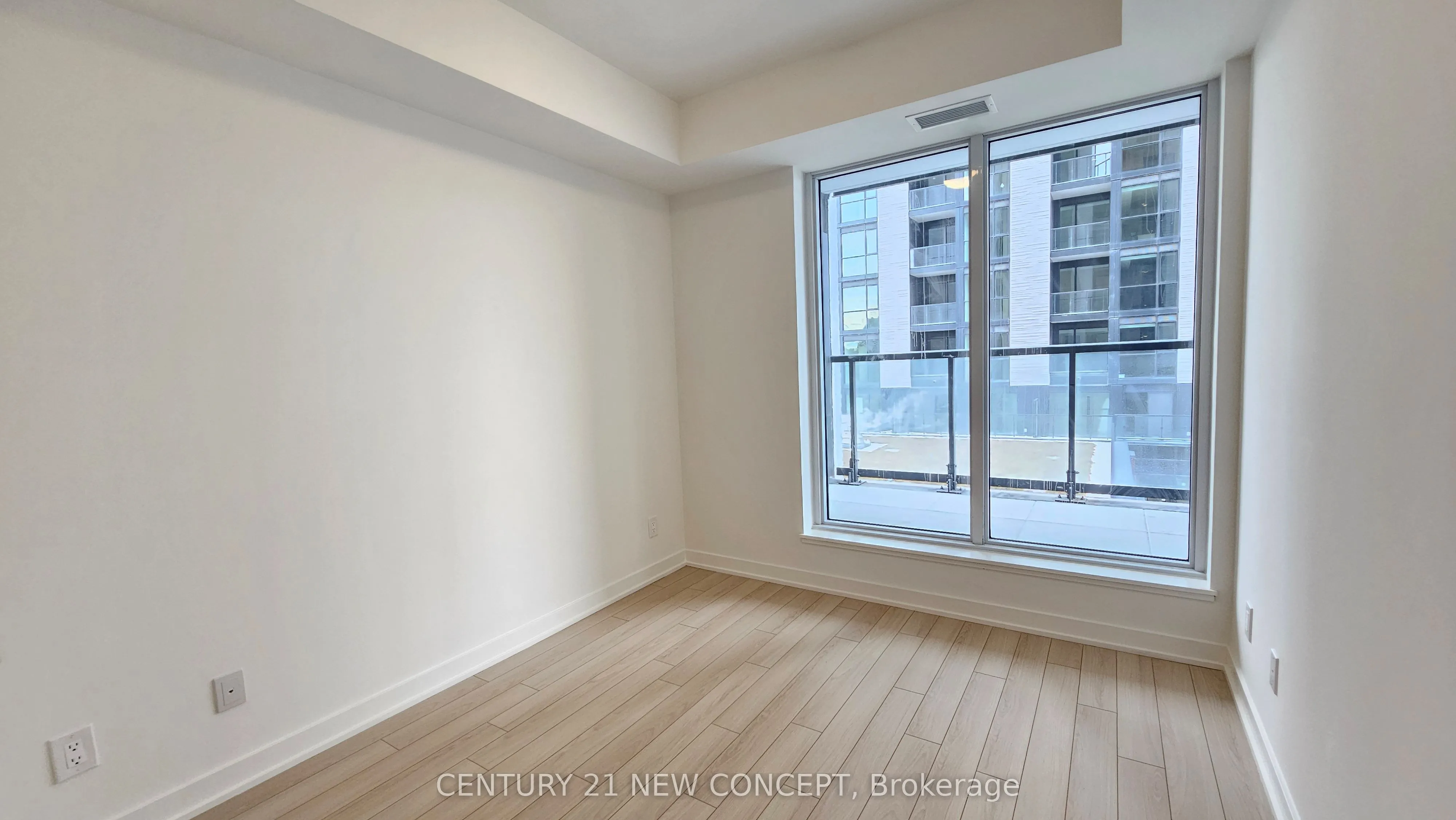 3071 Trafalgar Road, #401
