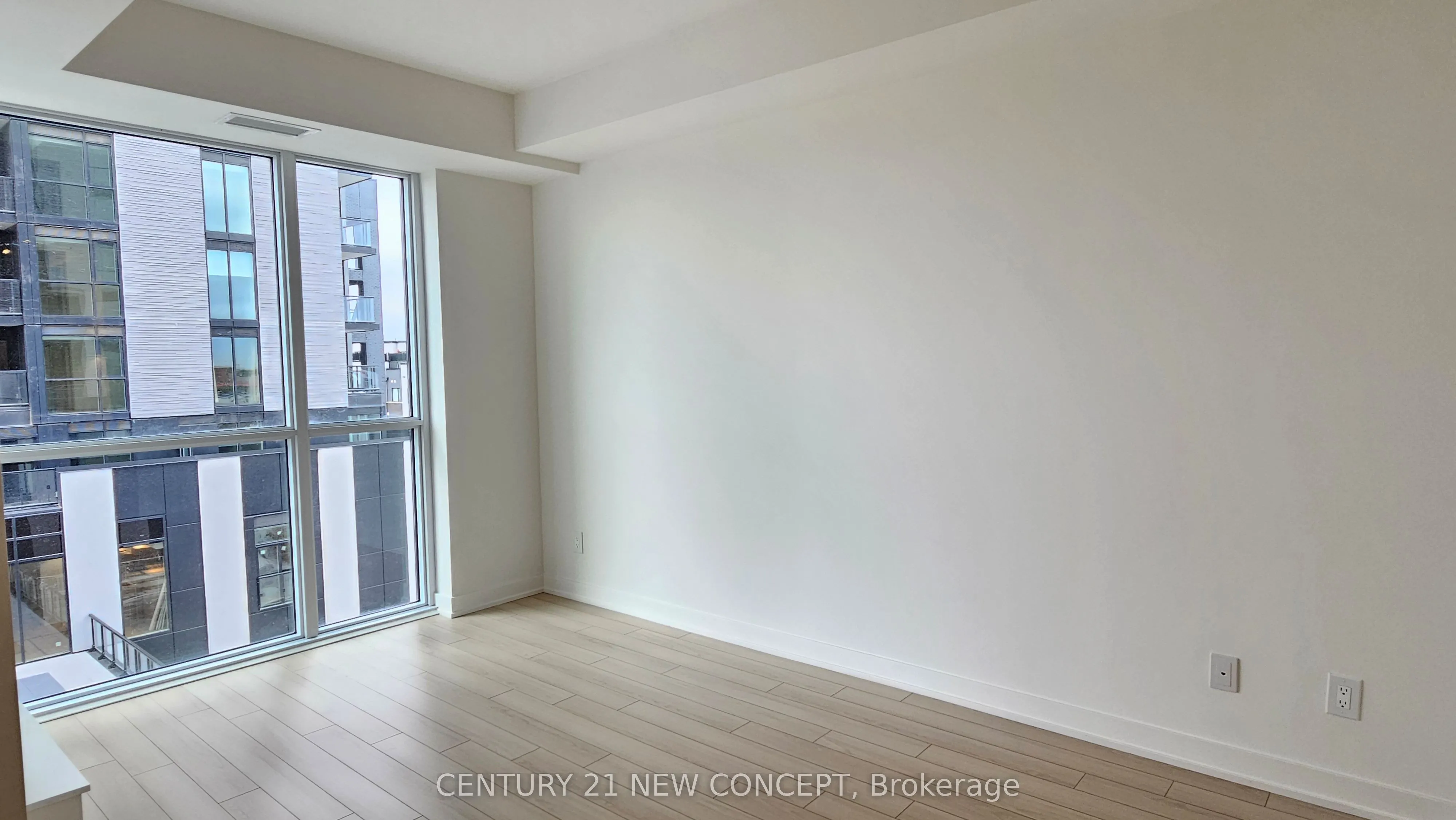 3071 Trafalgar Road, #401