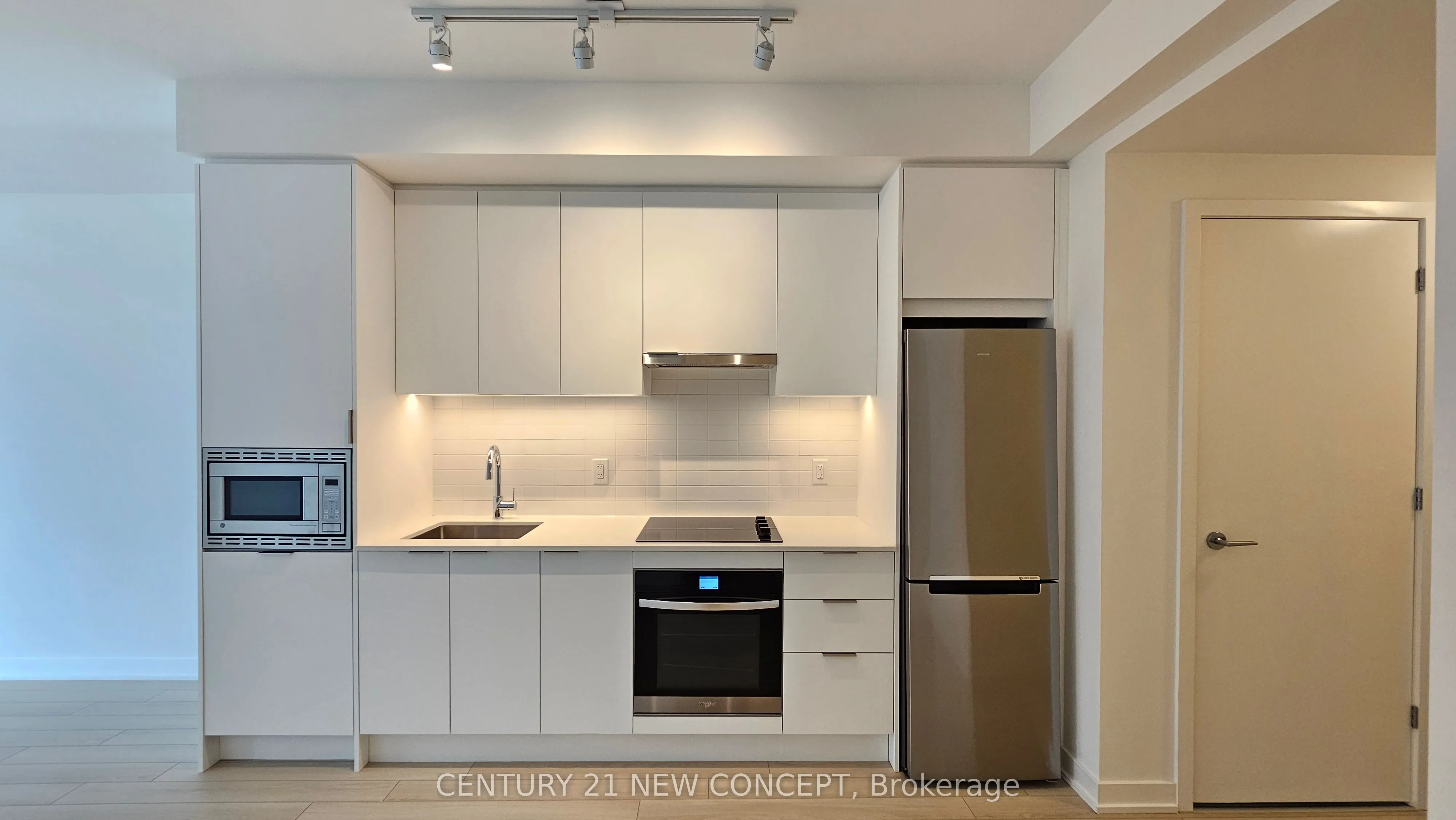 3071 Trafalgar Road, #401