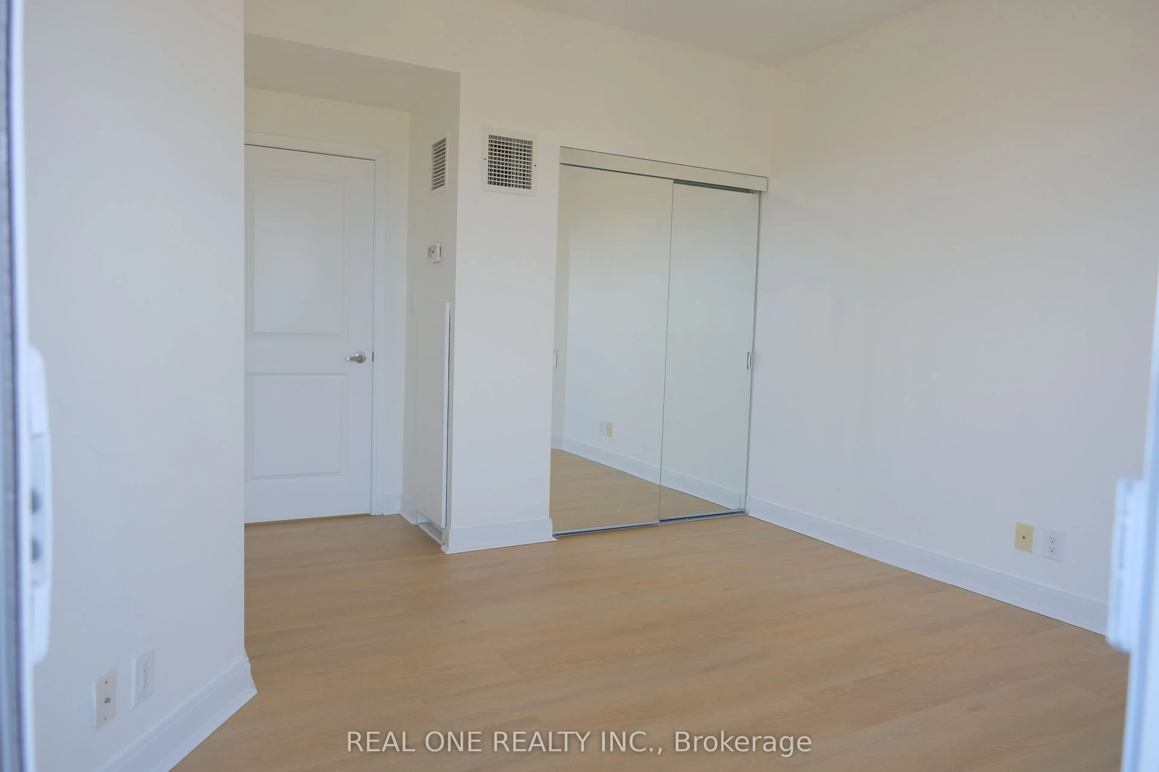 60 Absolute Avenue, #4402