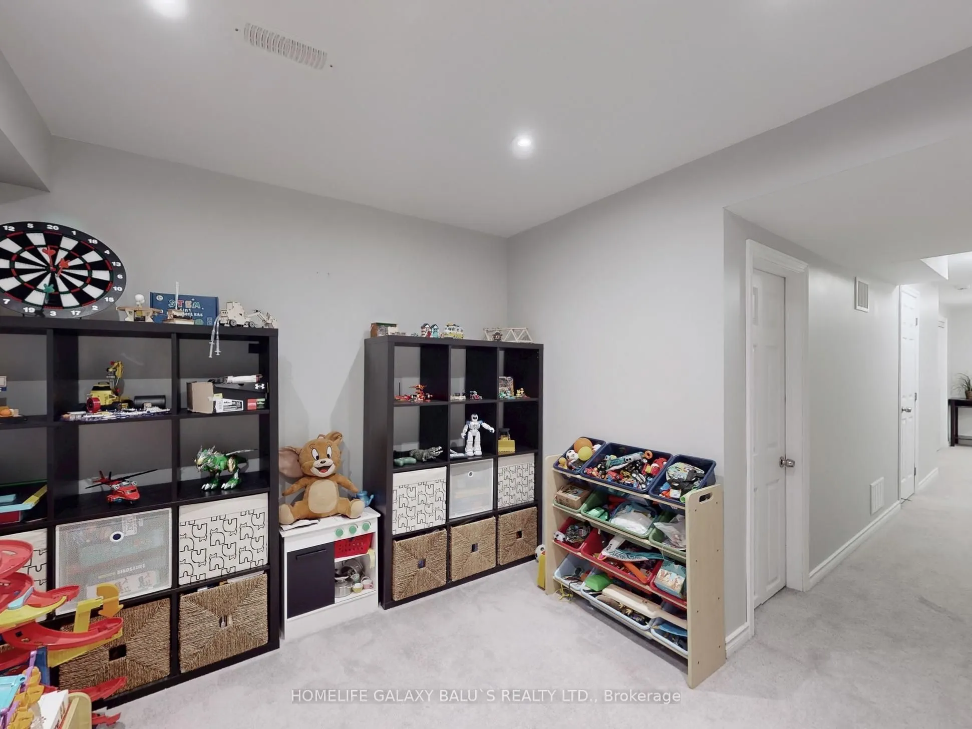 493 Nairn Circle