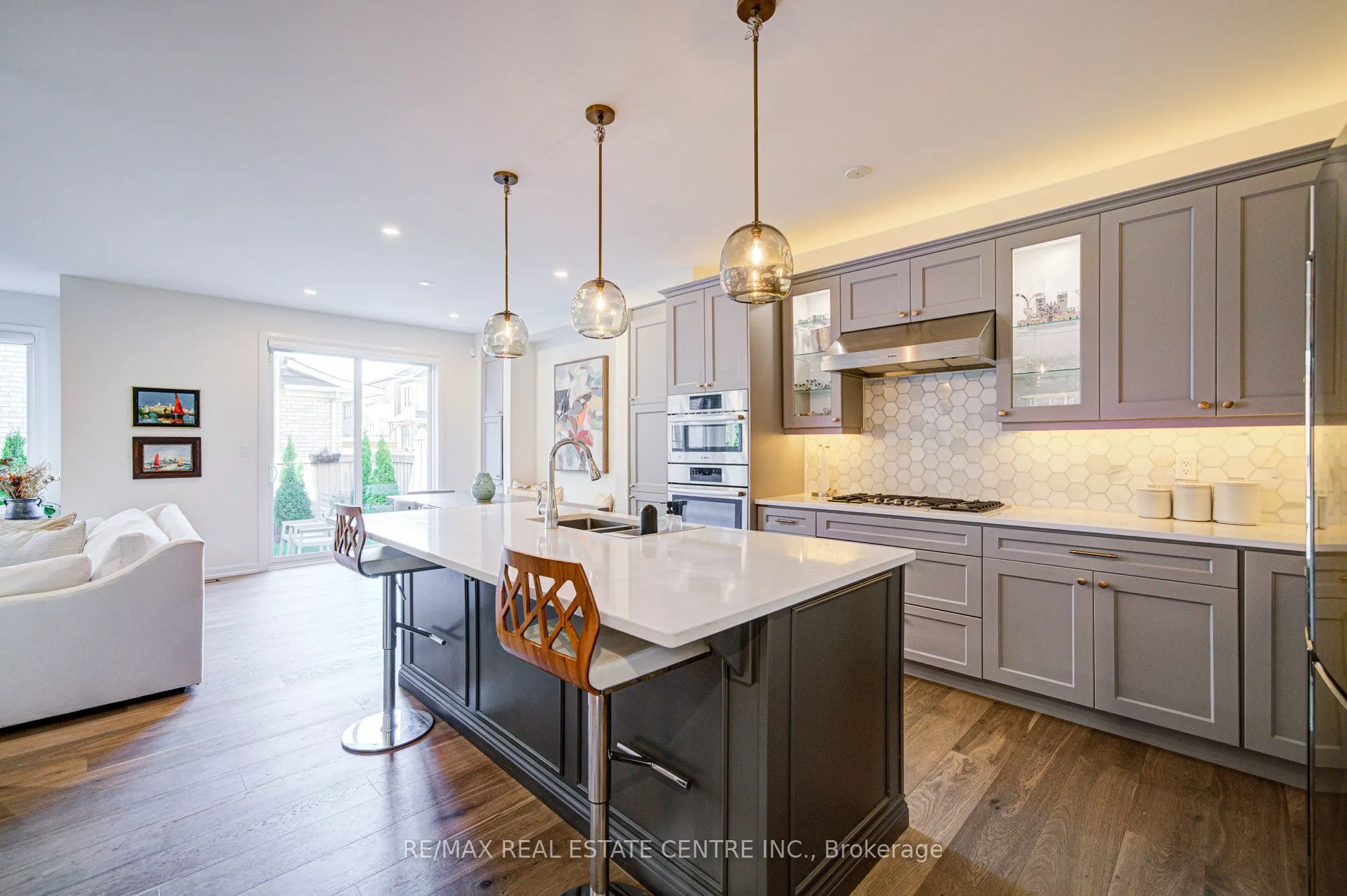 3268 Cloise Way