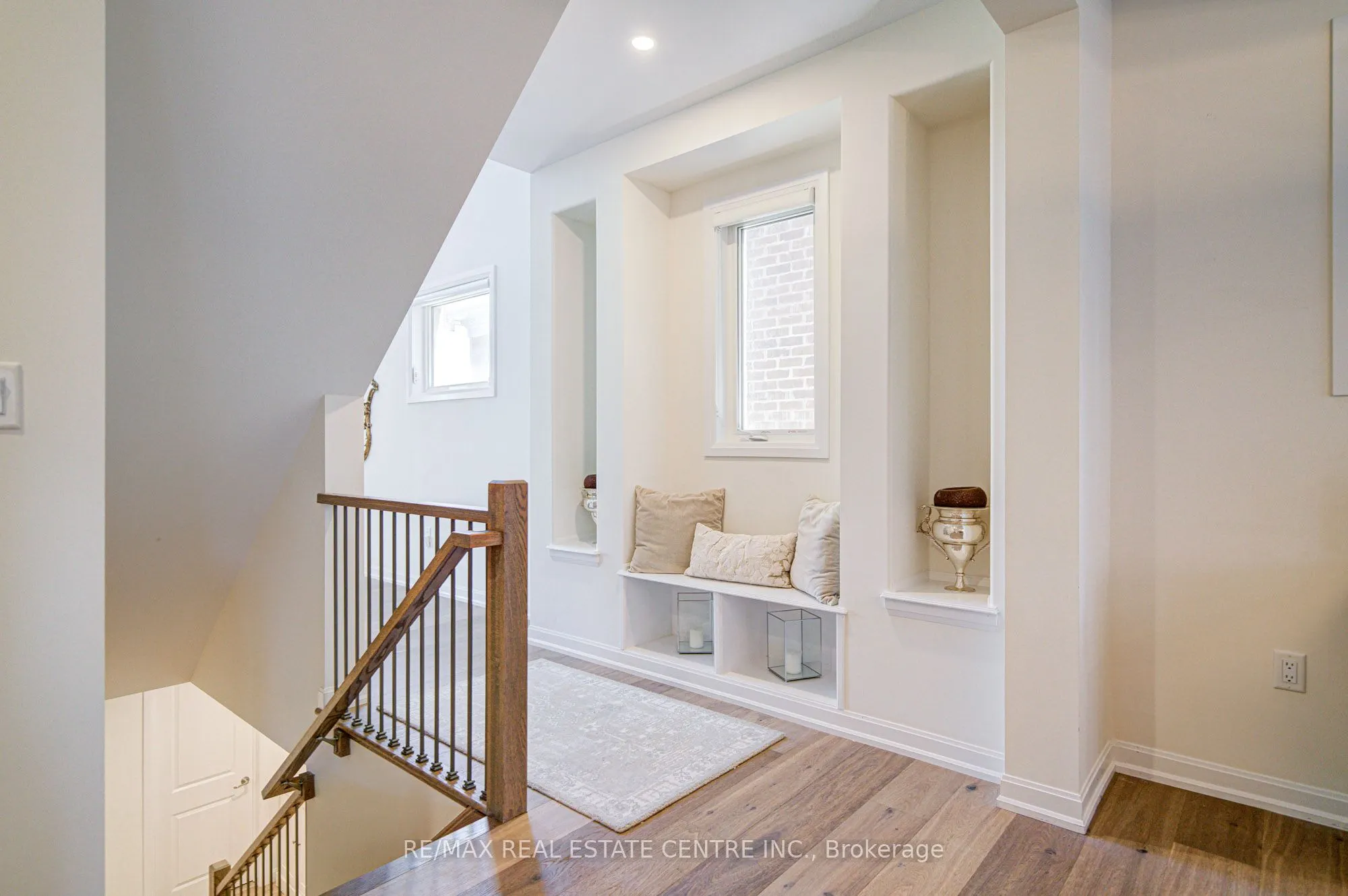 3268 Cloise Way