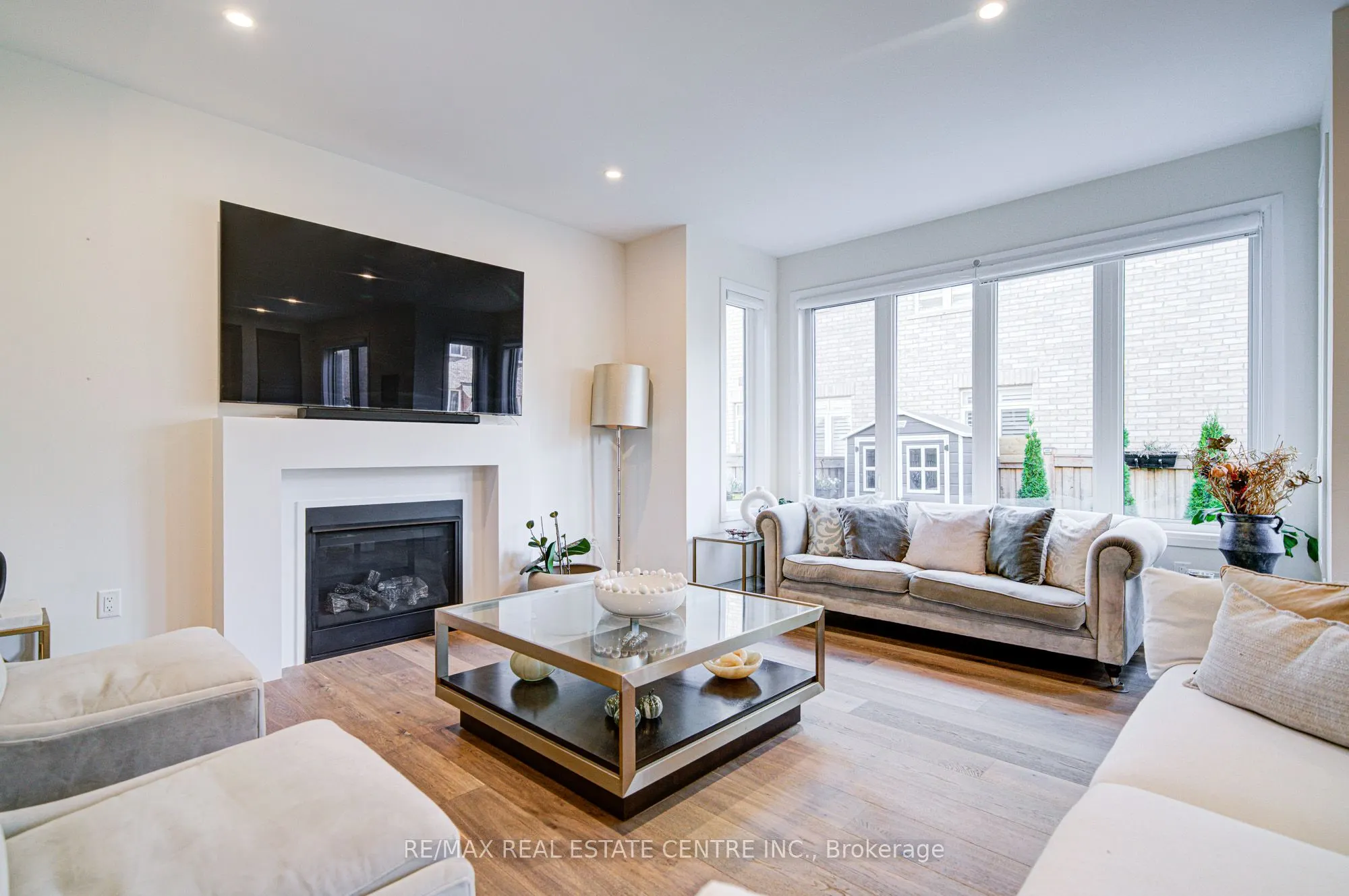 3268 Cloise Way
