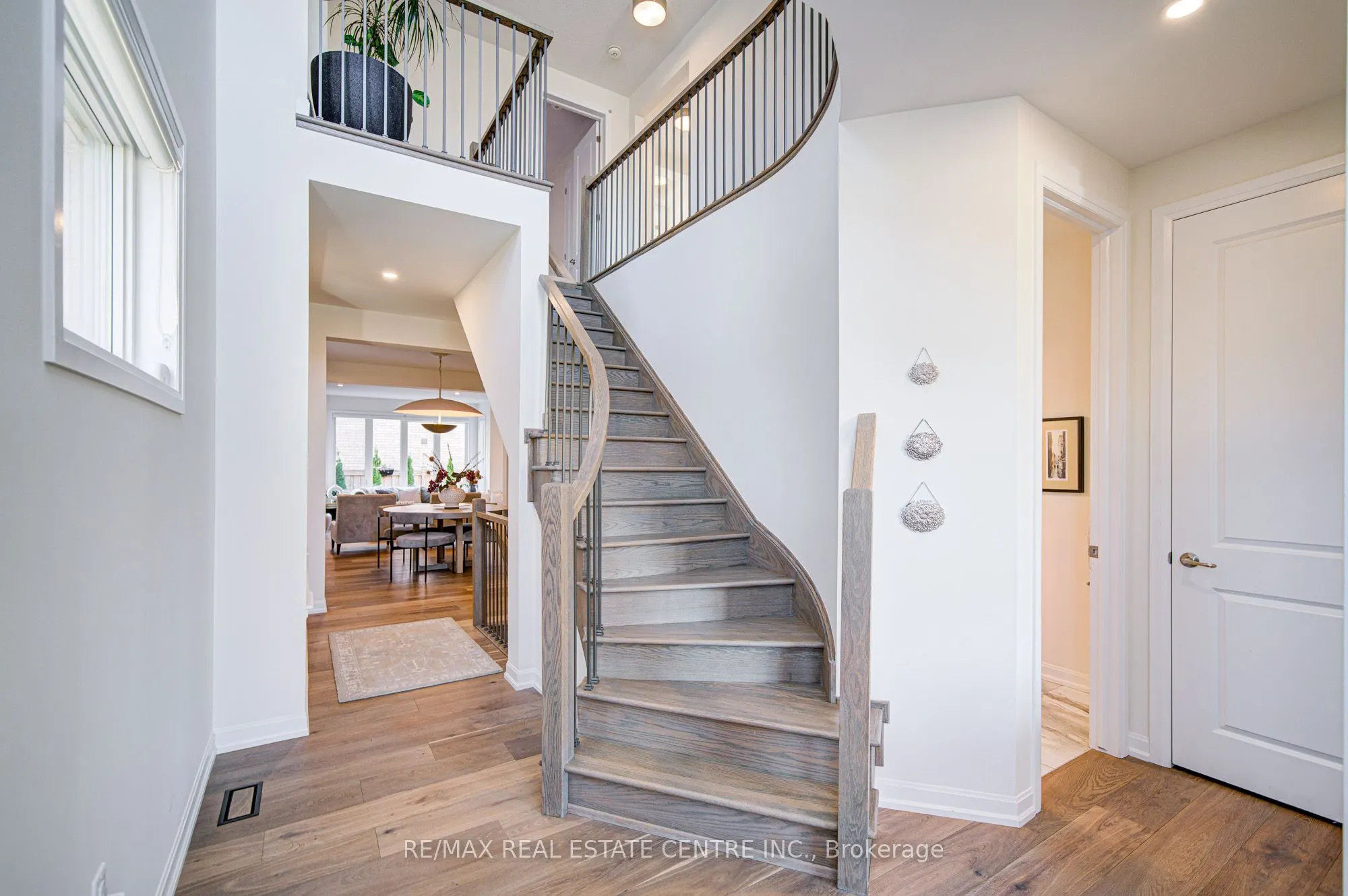 3268 Cloise Way