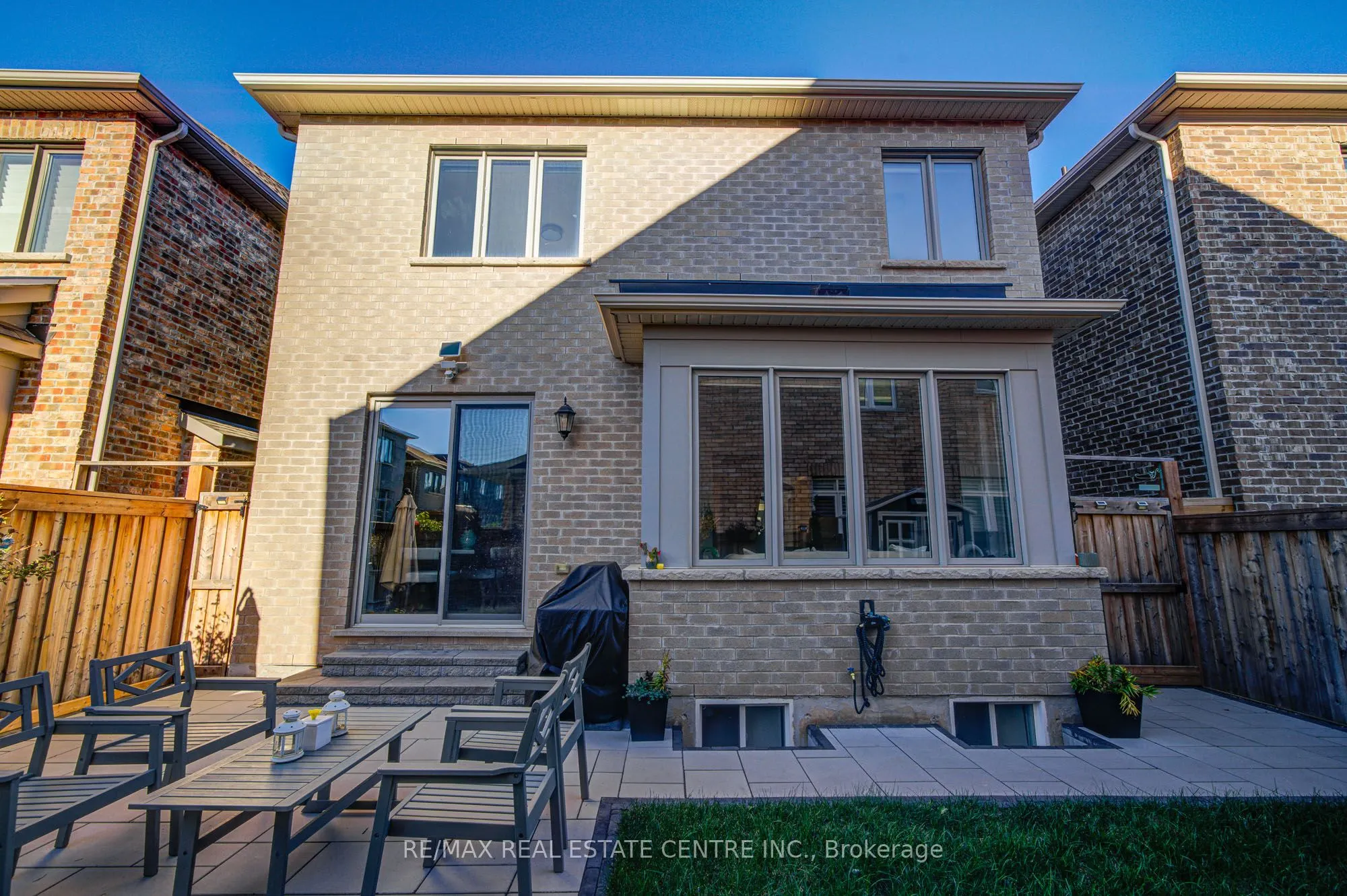 3268 Cloise Way