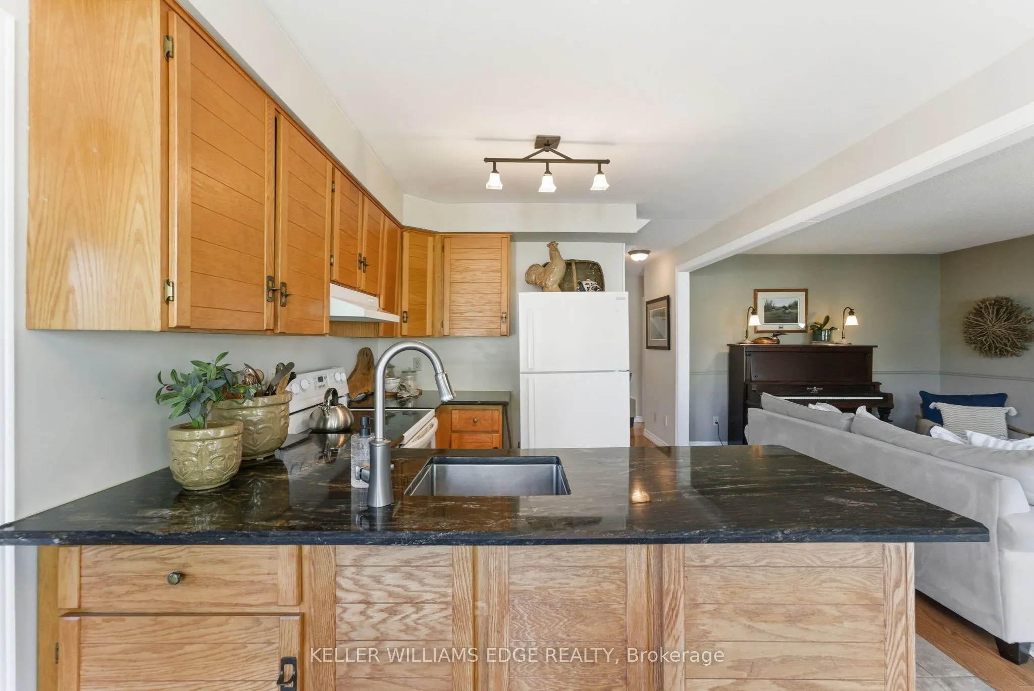 2163 Winding Way