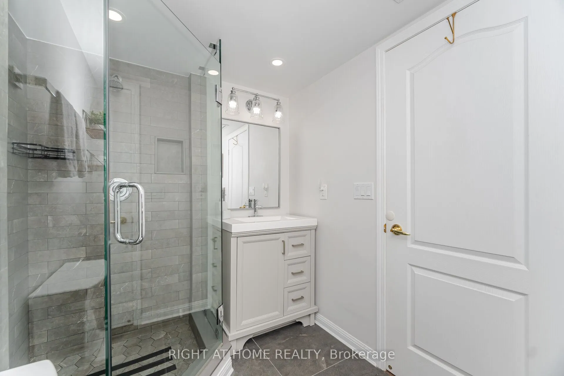 1140 Parkwest Place, #605
