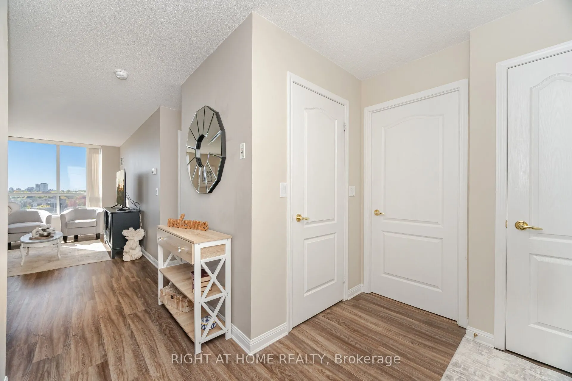 1140 Parkwest Place, #605