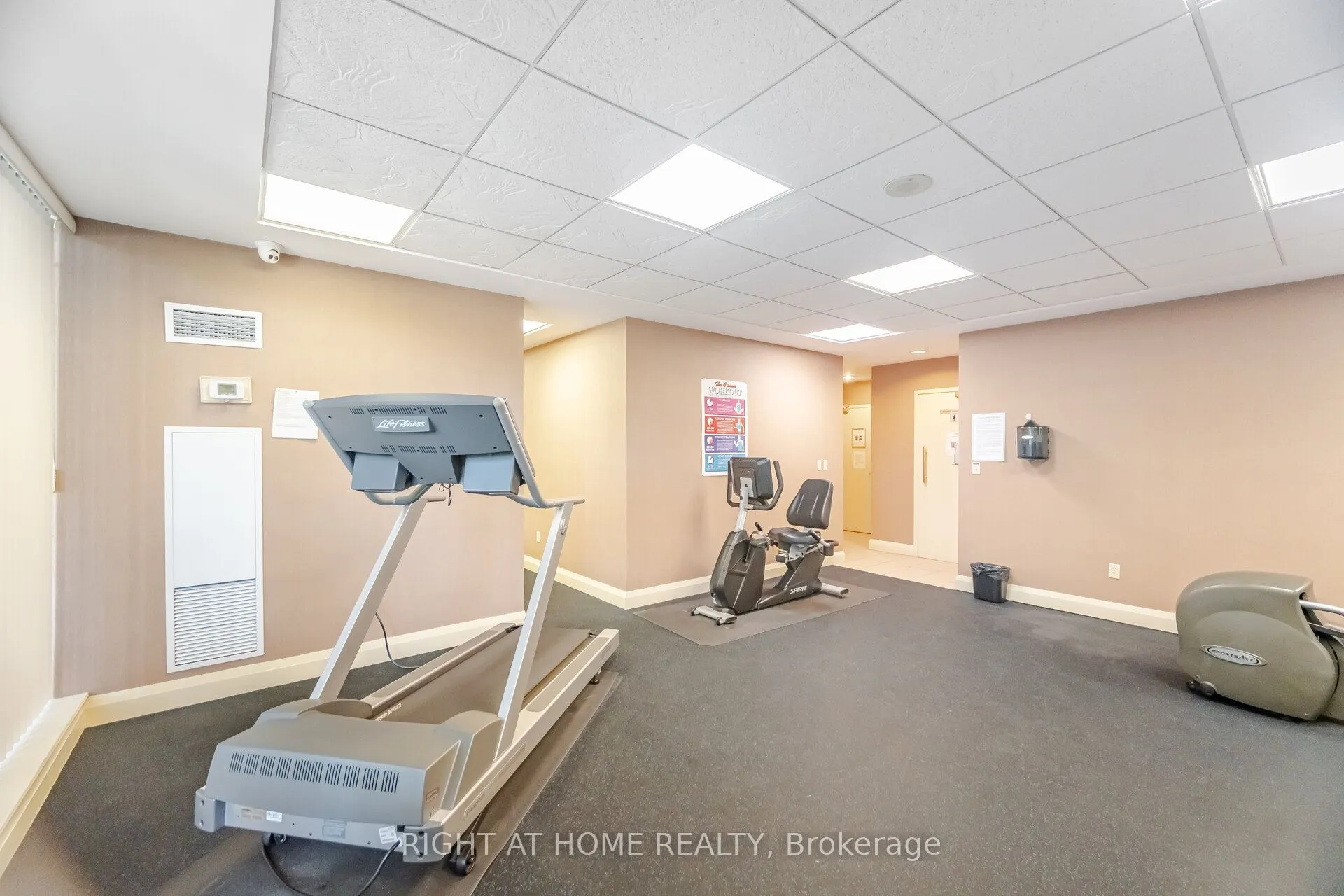 1140 Parkwest Place, #605
