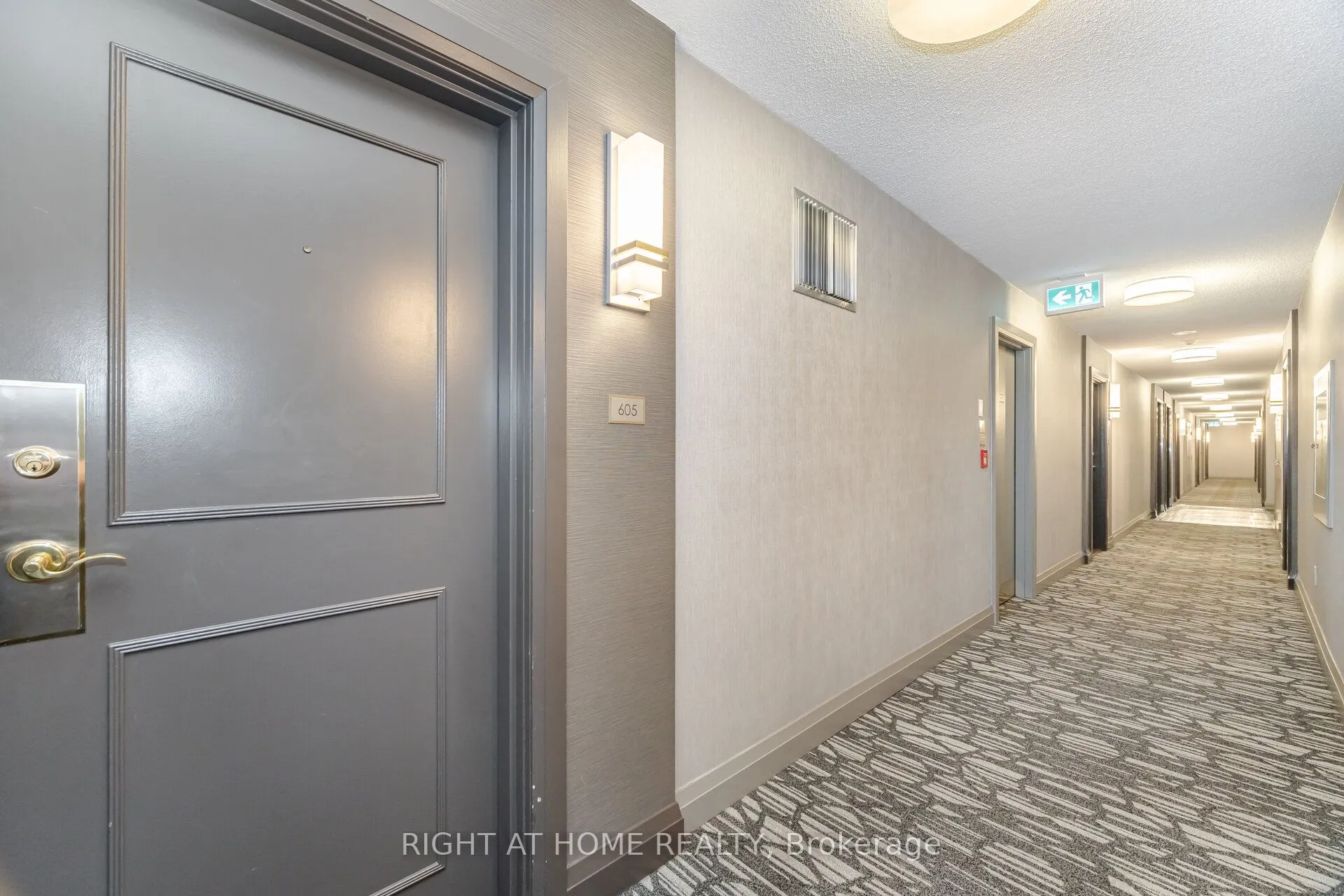 1140 Parkwest Place, #605