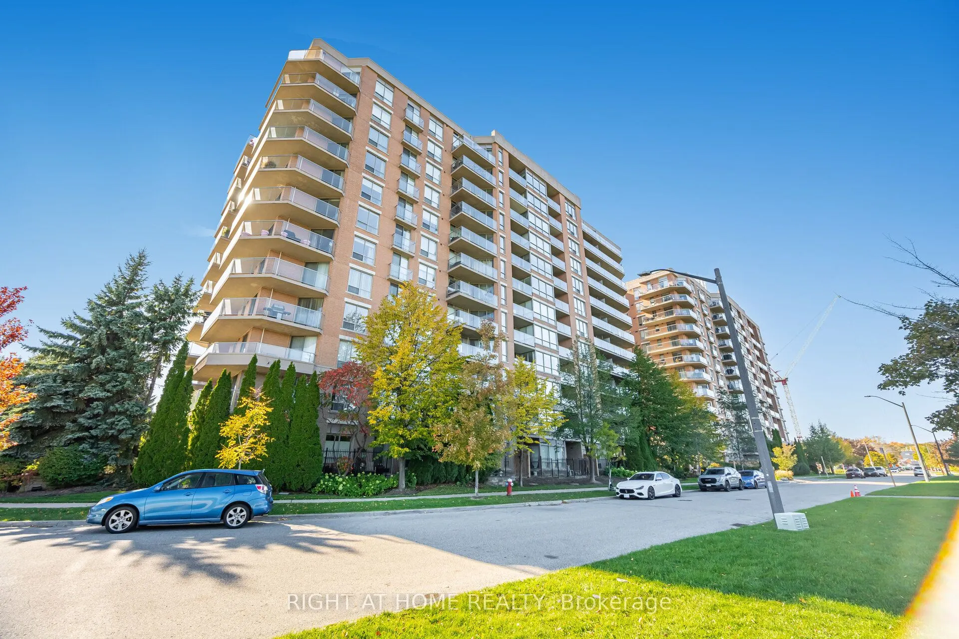 1140 Parkwest Place, #605