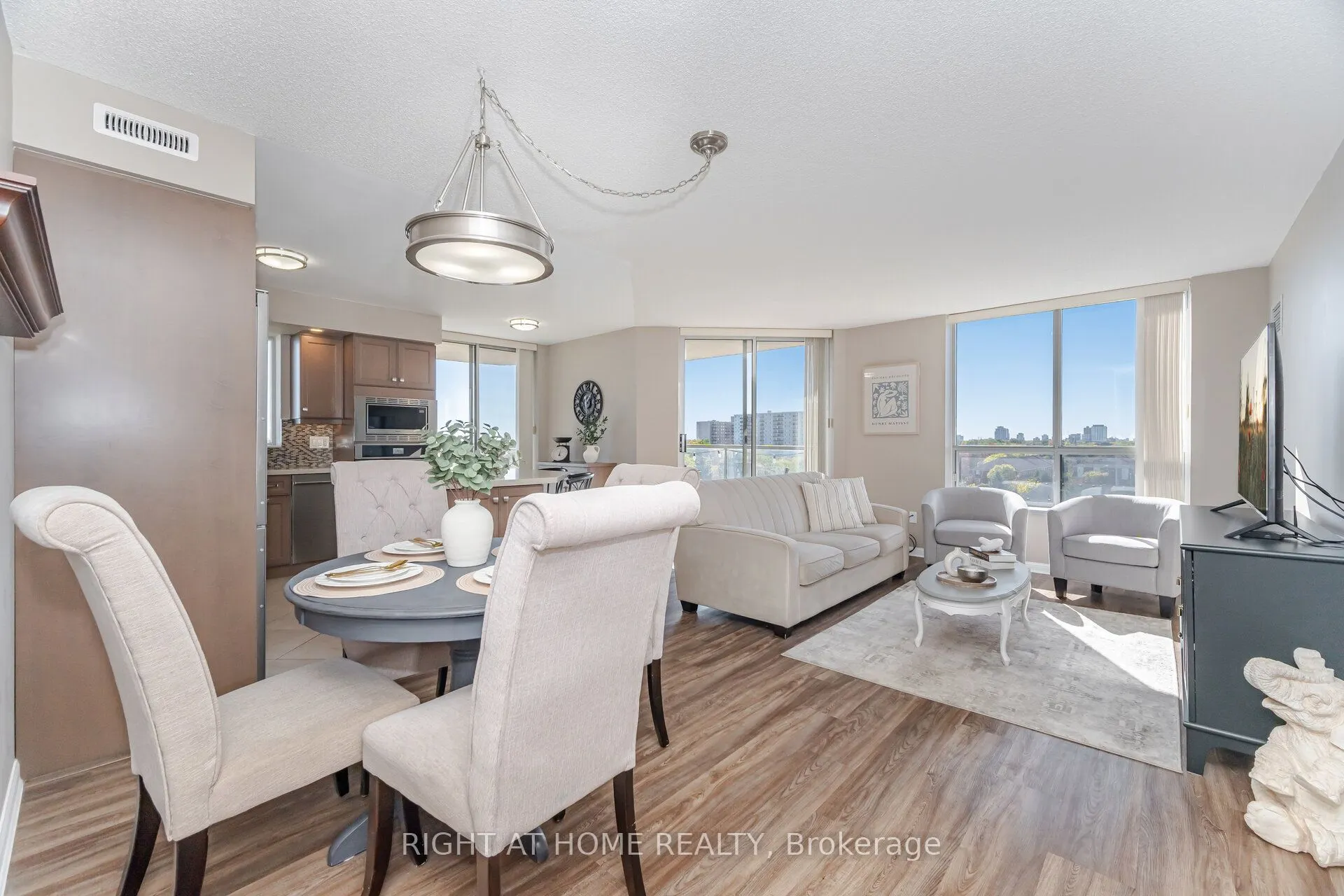 1140 Parkwest Place, #605