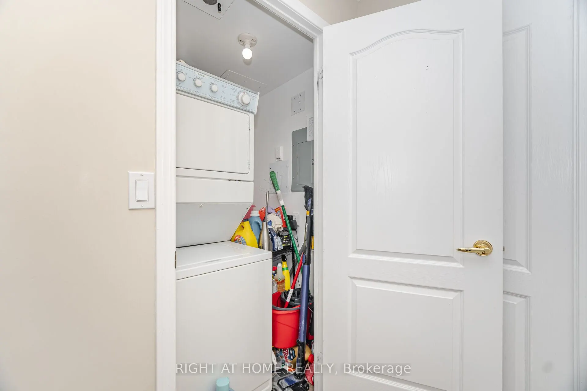 1140 Parkwest Place, #605