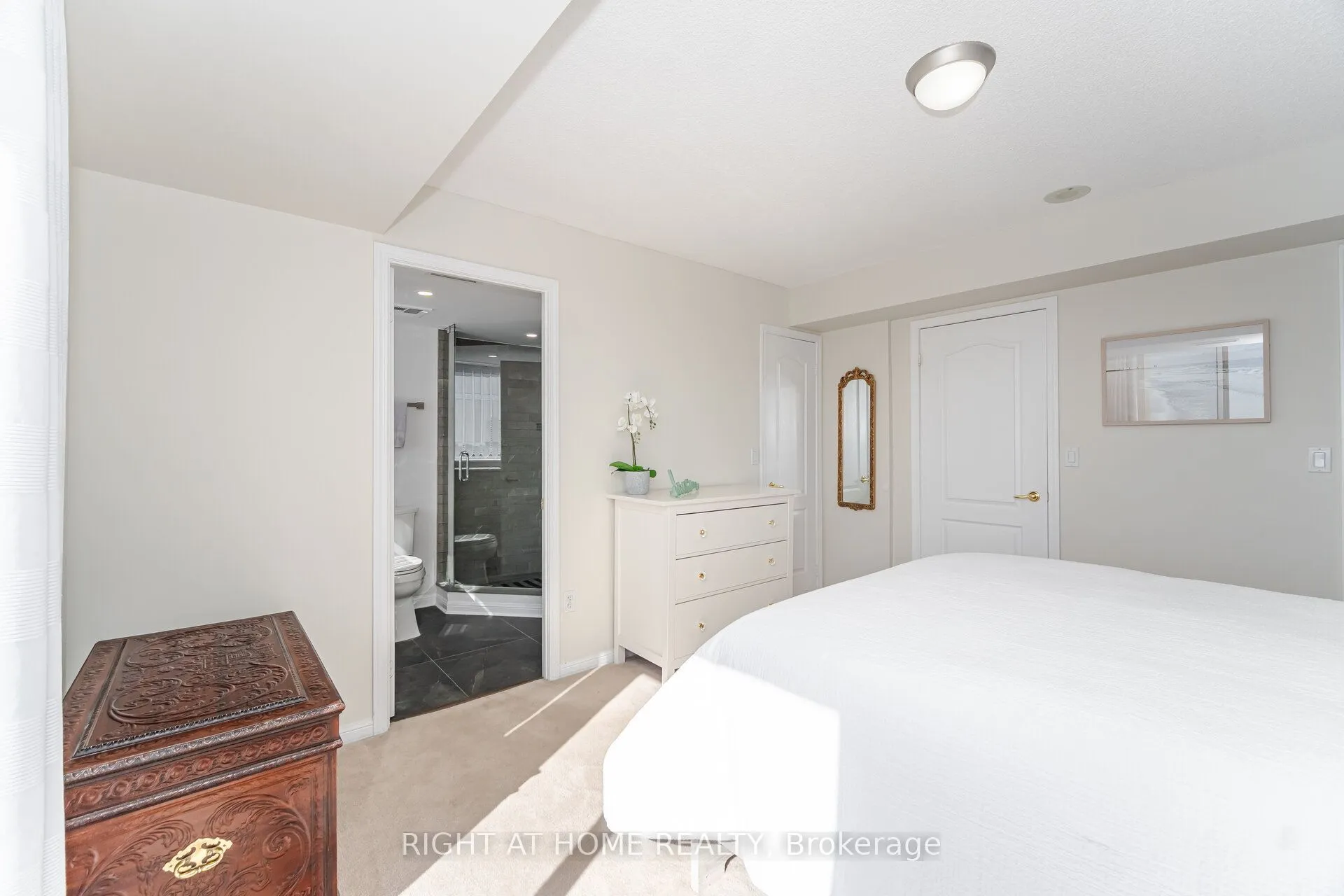 1140 Parkwest Place, #605