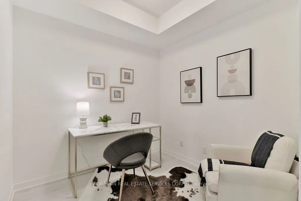 405 Dundas Street W, #715
