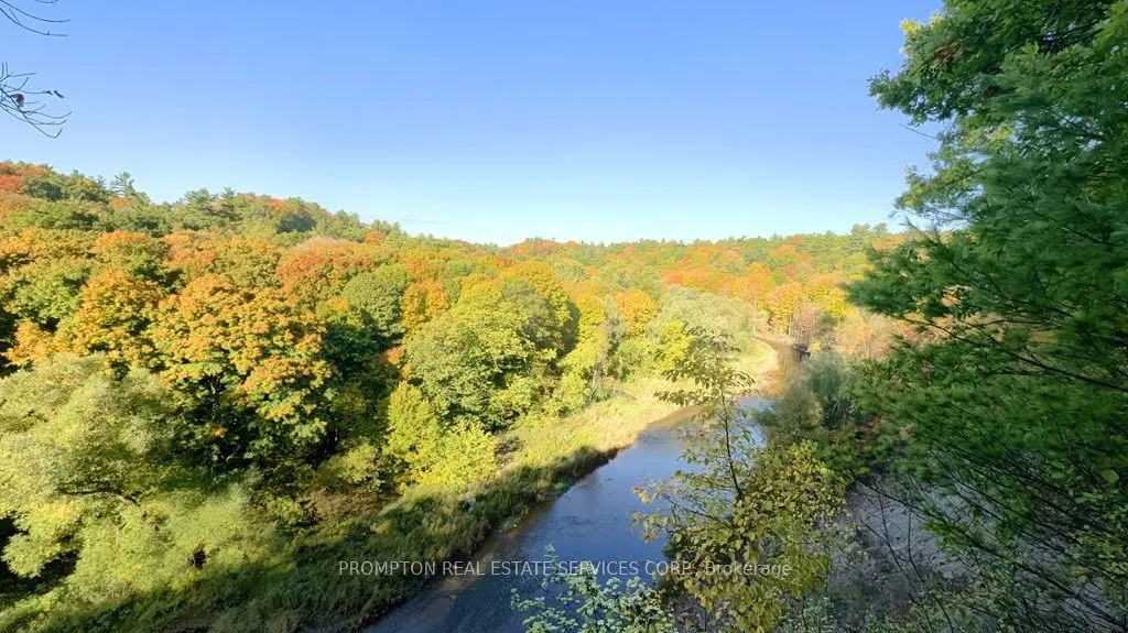 405 Dundas Street W, #715