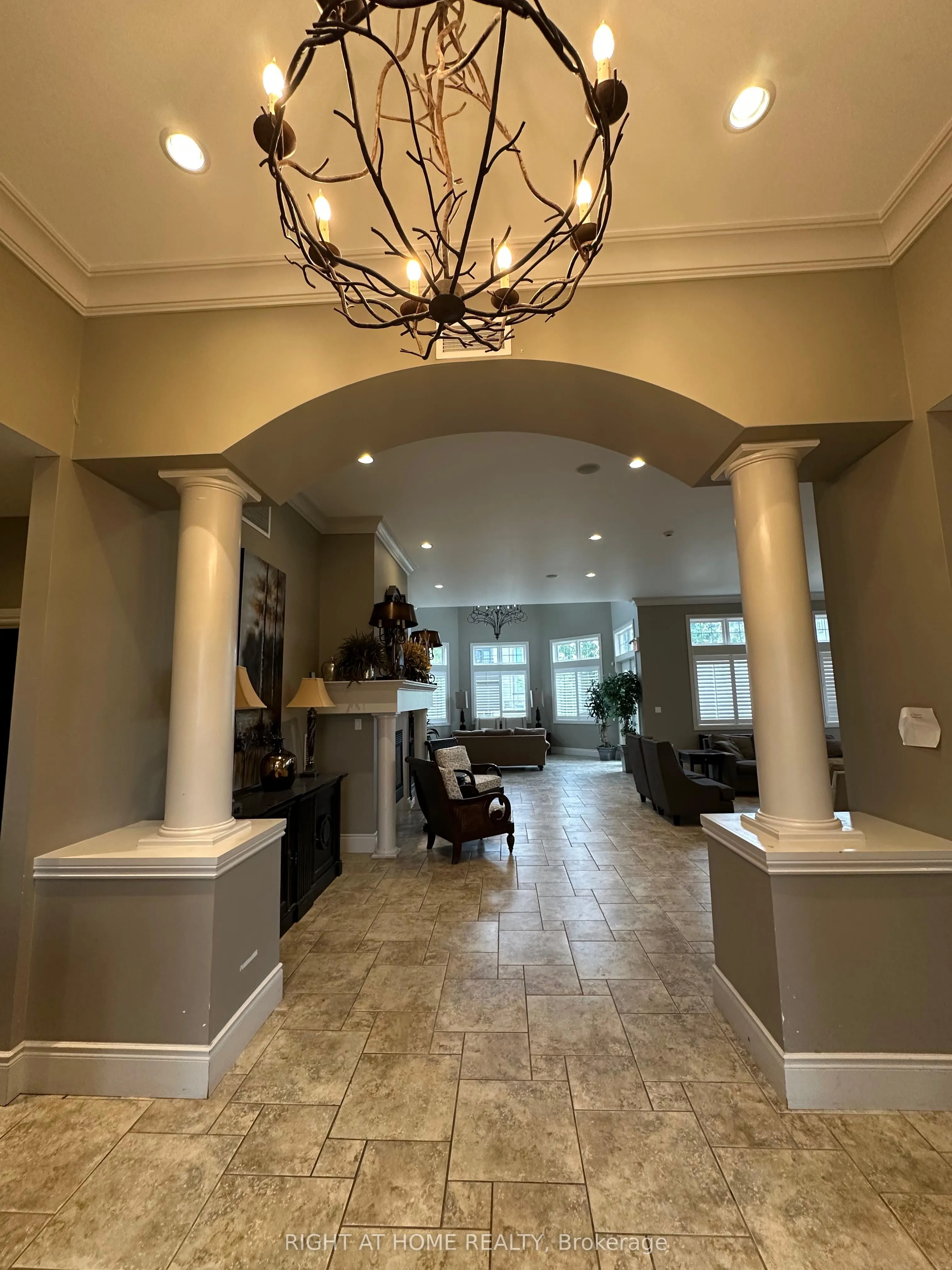 1370 Main Street E, #311