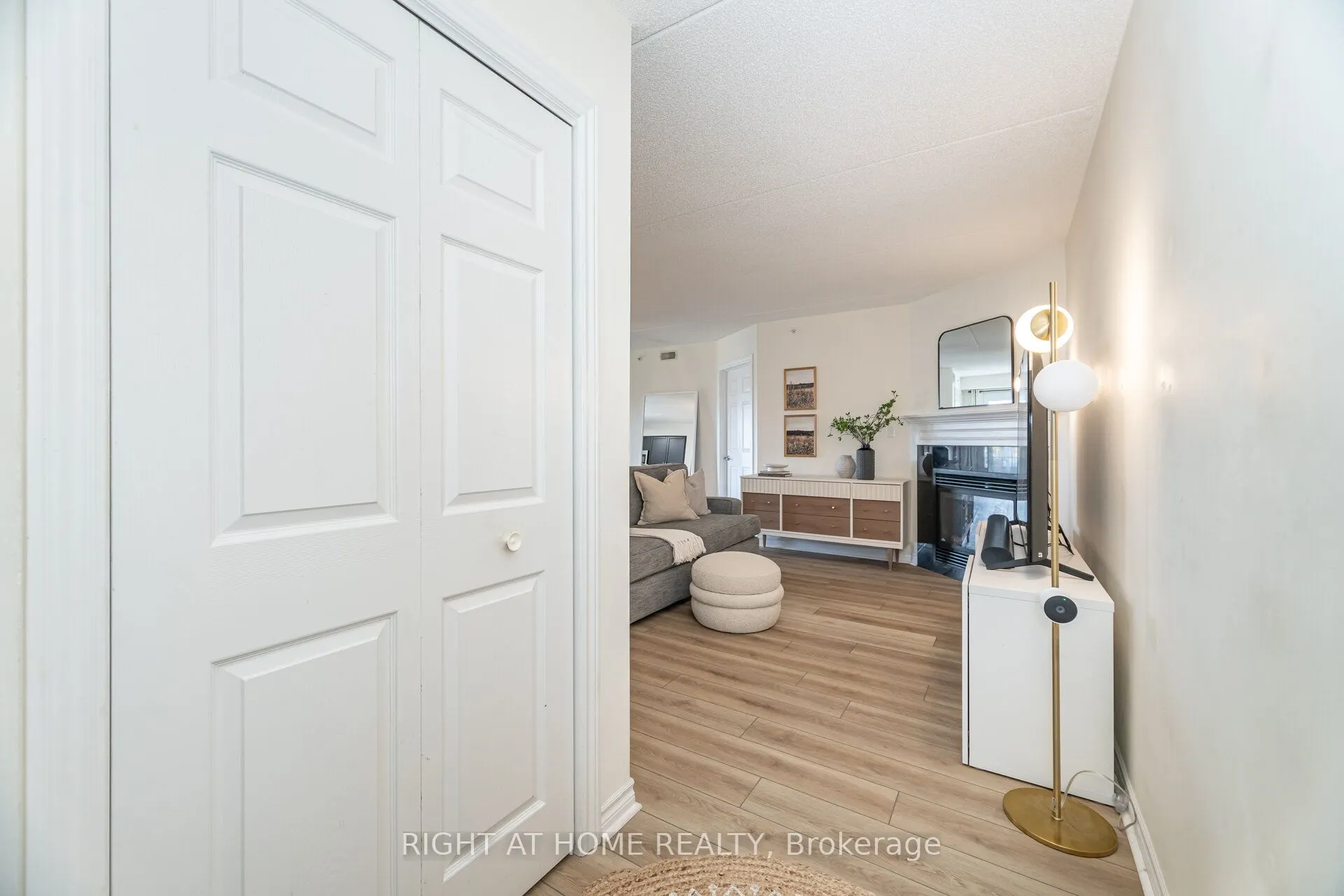 1370 Main Street E, #311