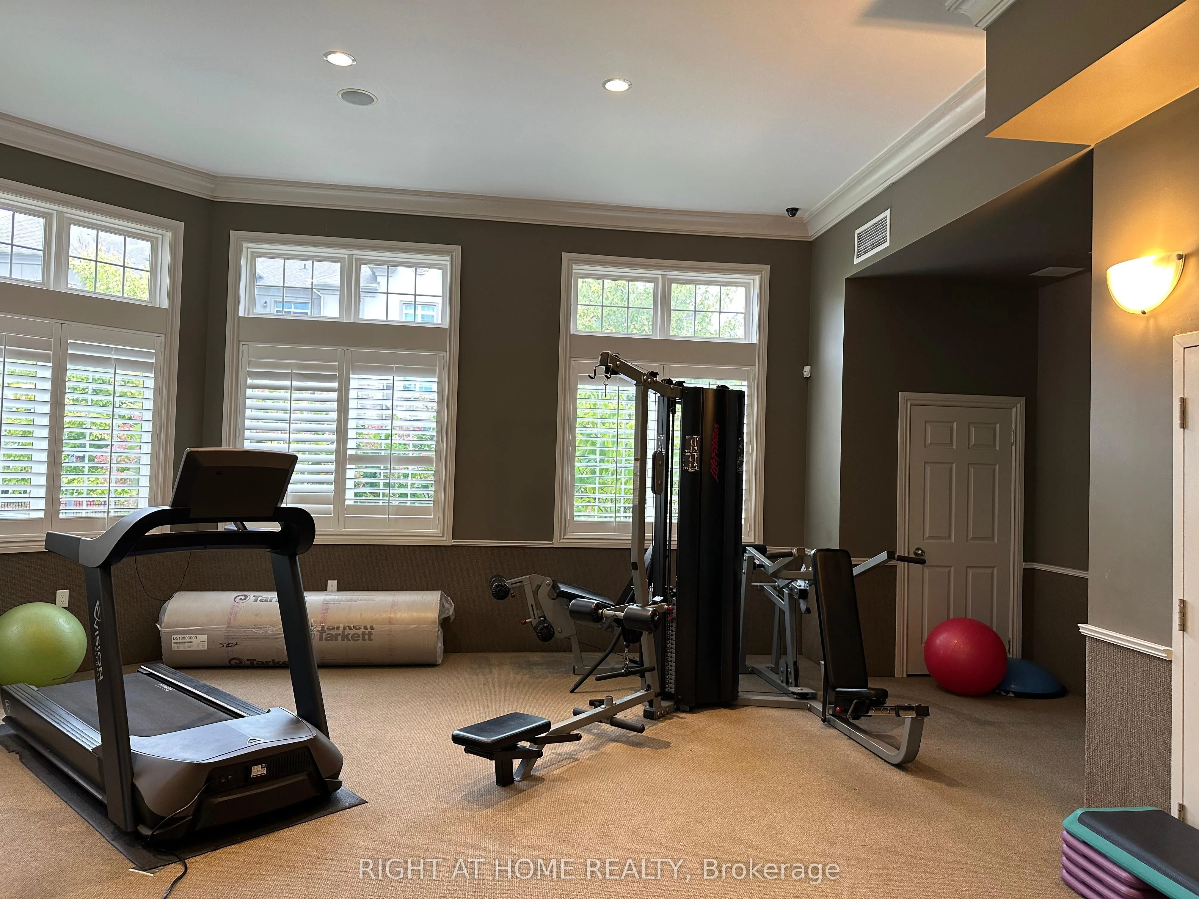 1370 Main Street E, #311