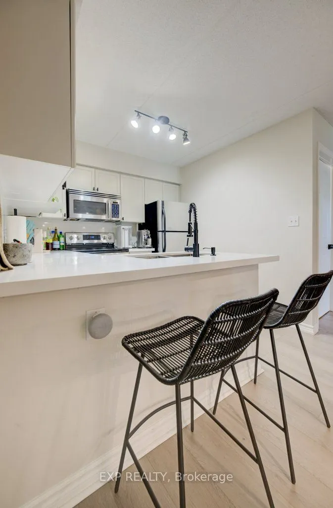 2035 Appleby Line, #208