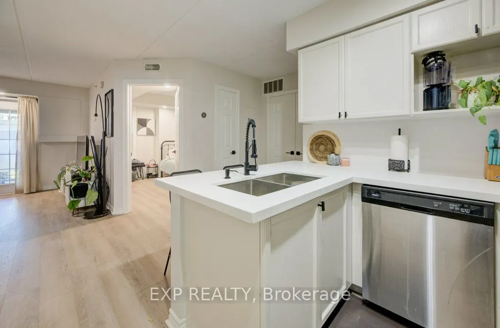 2035 Appleby Line, #208