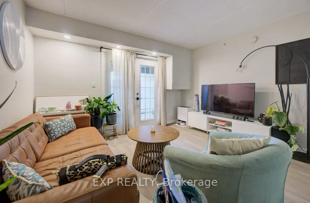 2035 Appleby Line, #208