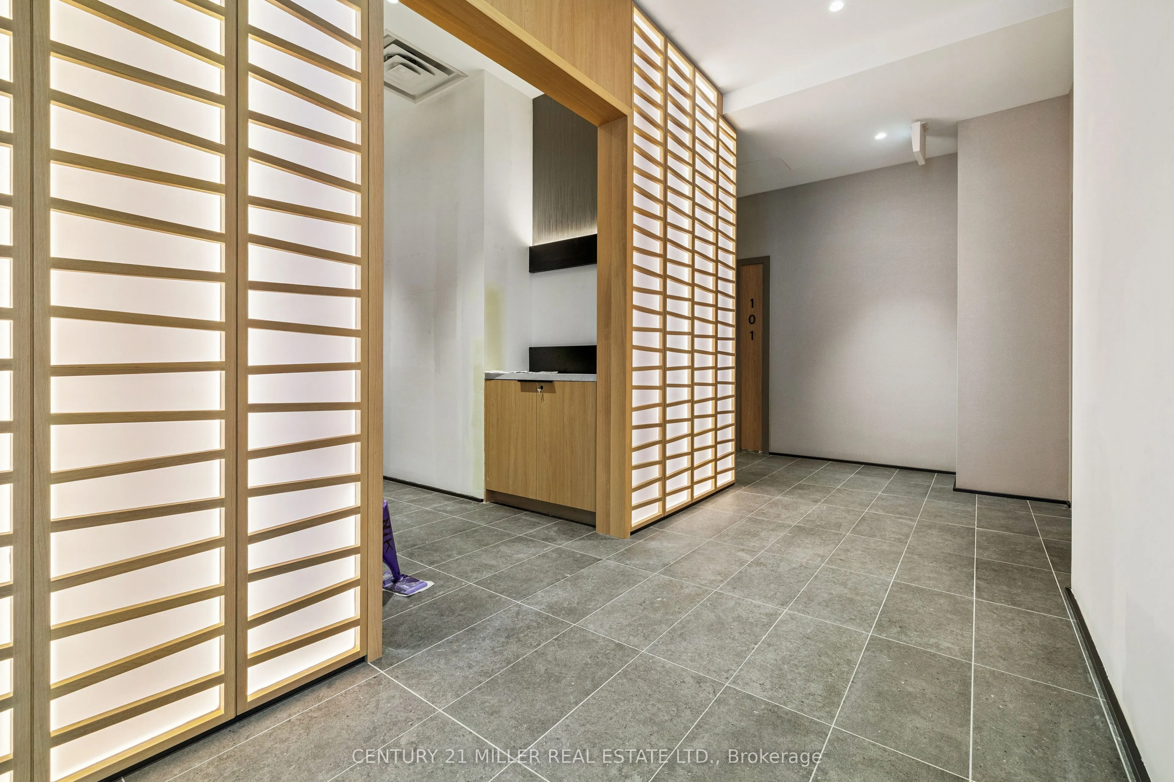 720 Whitlock Avenue, #206