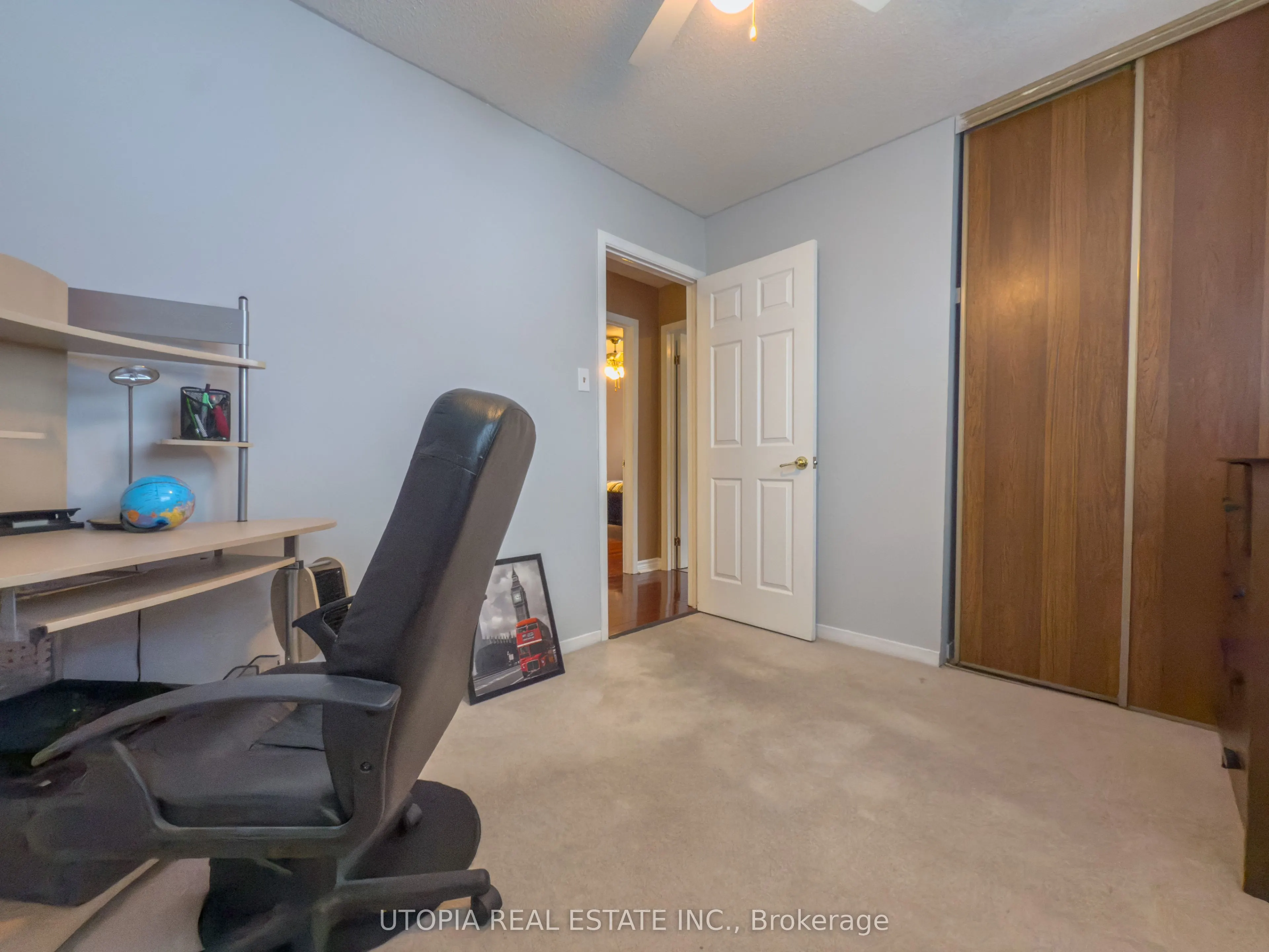 165 North Service Road E