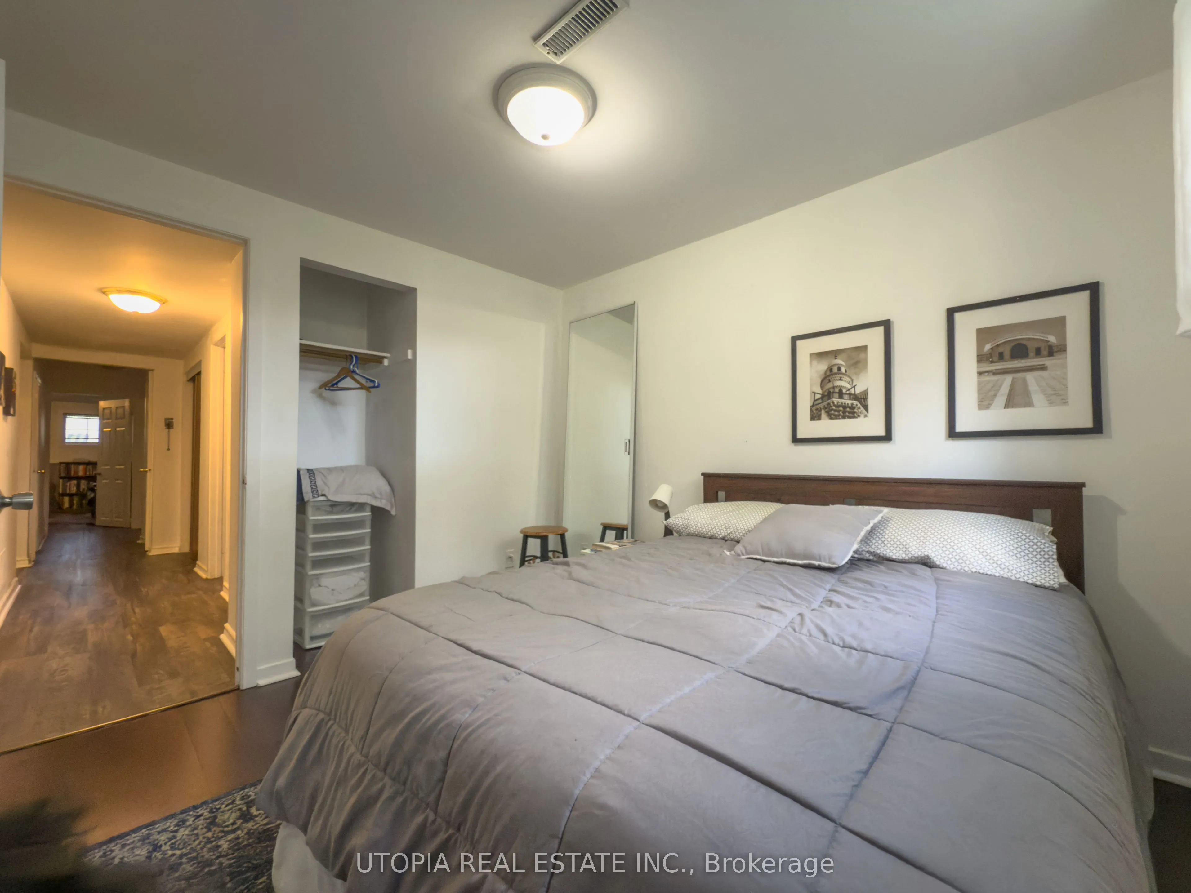 165 North Service Road E