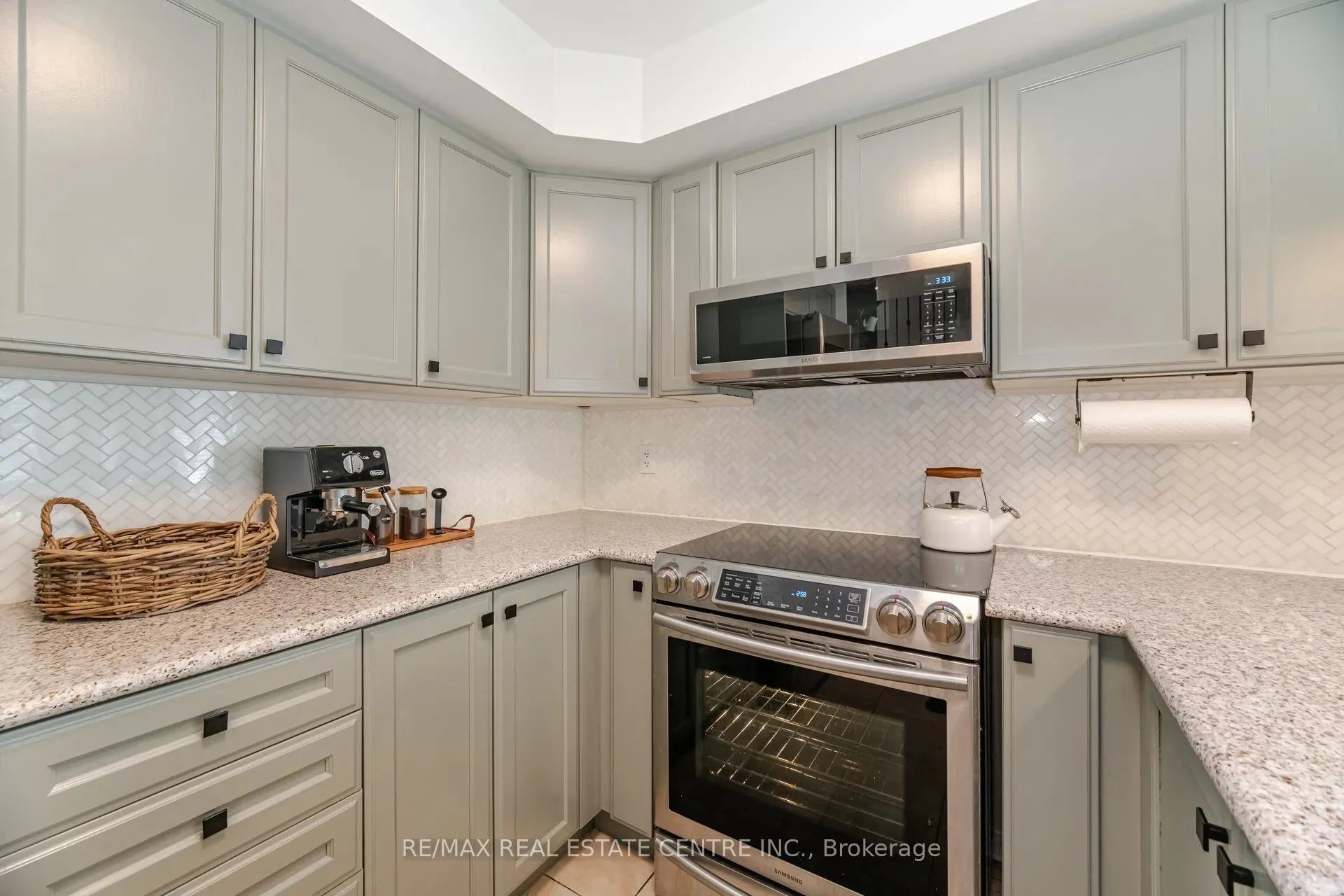 3070 Thomas Street, #12