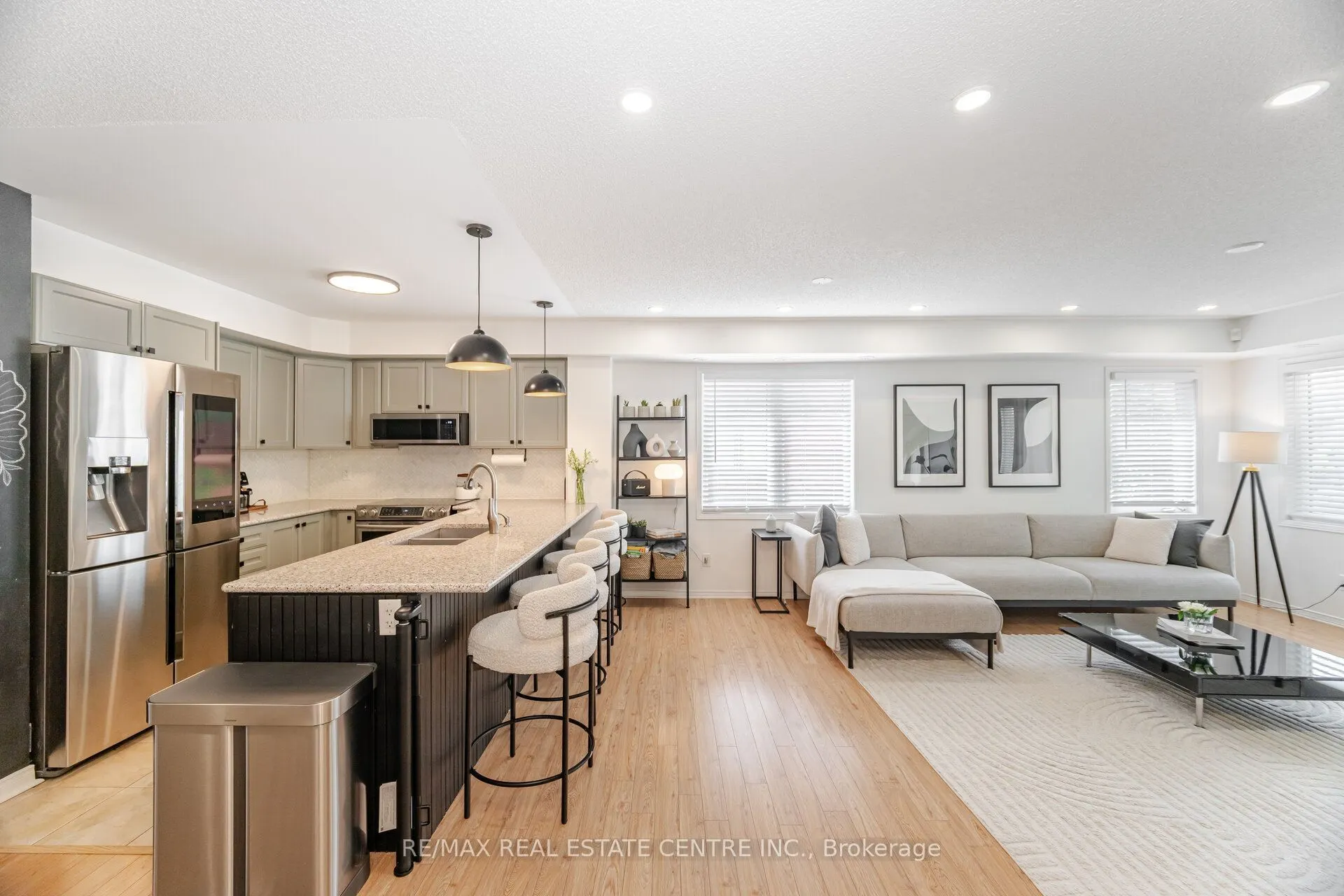 3070 Thomas Street, #12