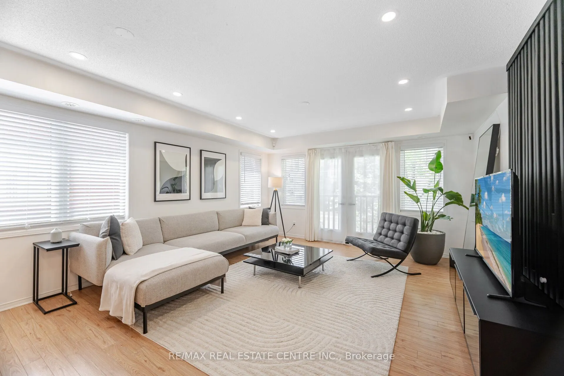 3070 Thomas Street, #12