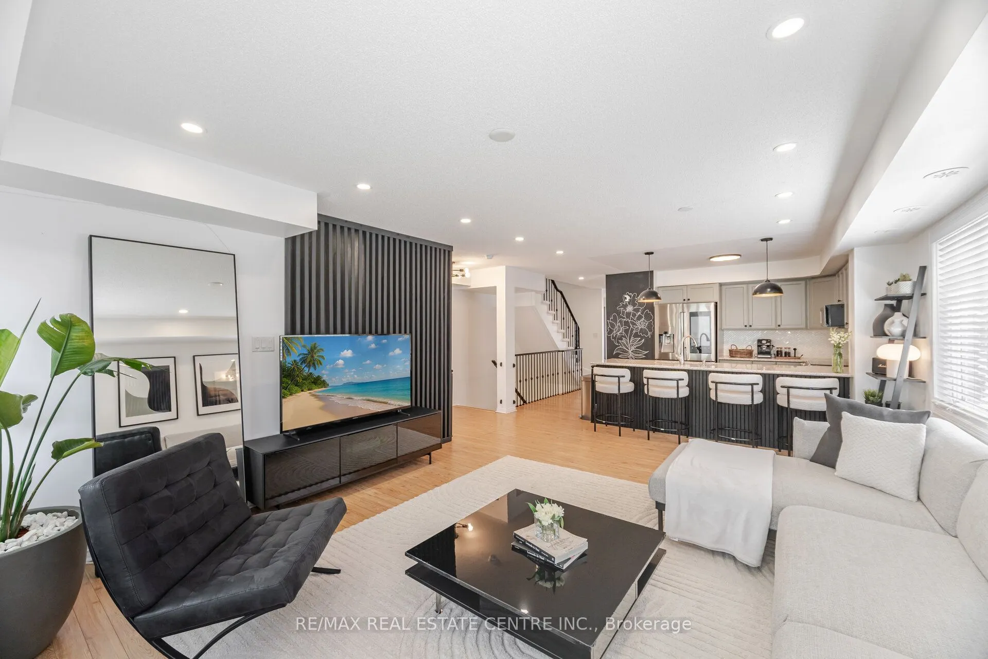 3070 Thomas Street, #12