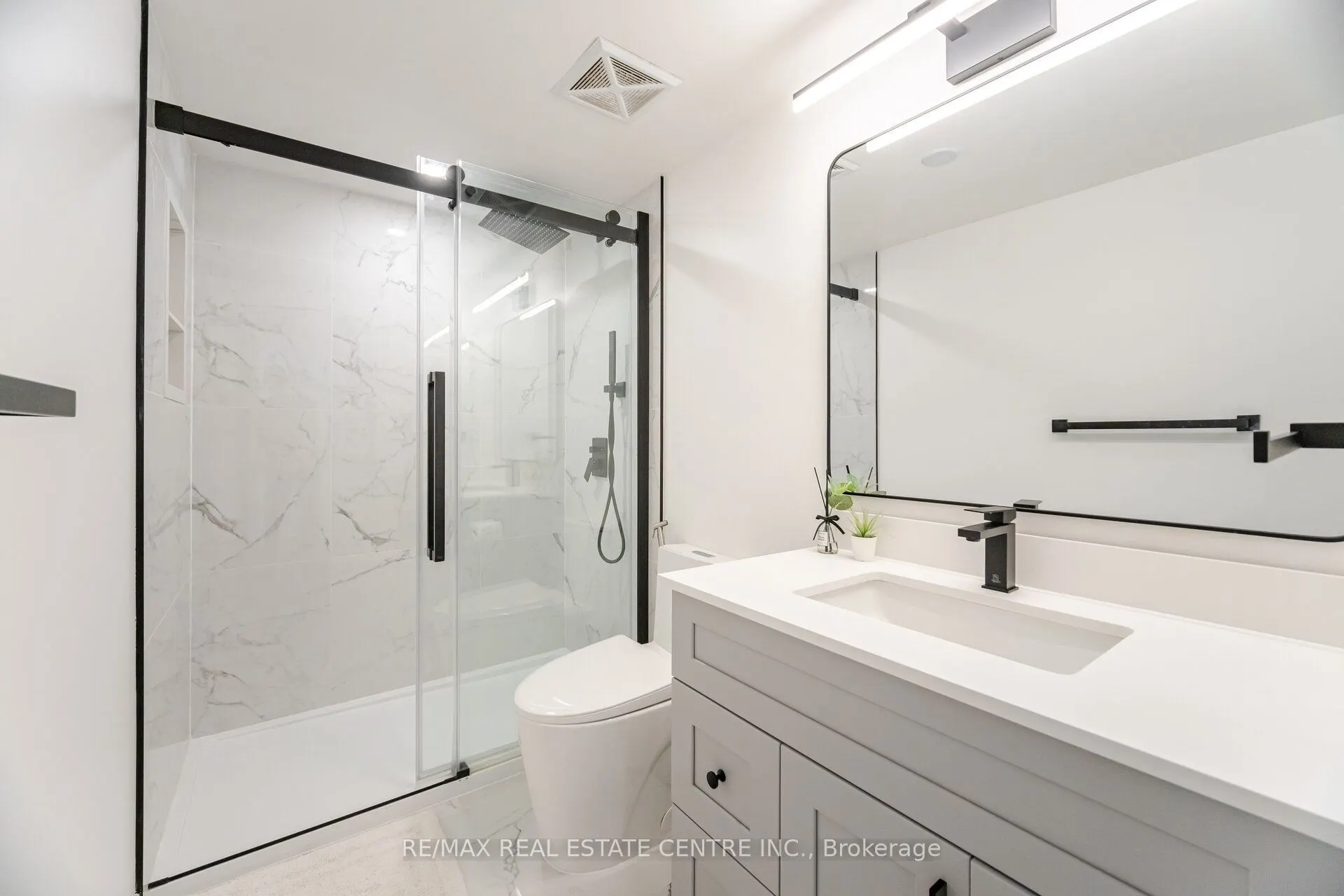 3070 Thomas Street, #12