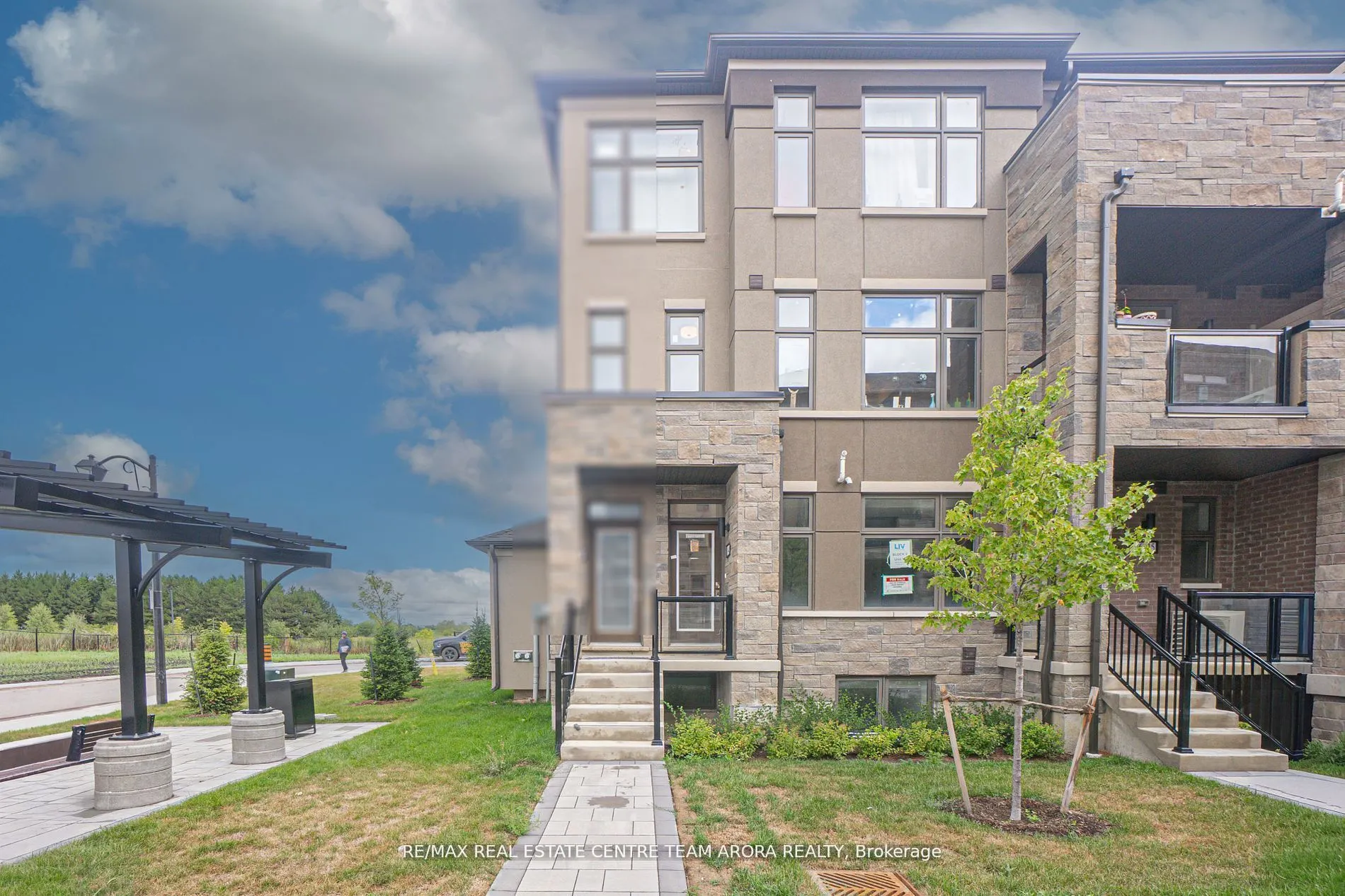 45 Fieldridge Crescent, #18