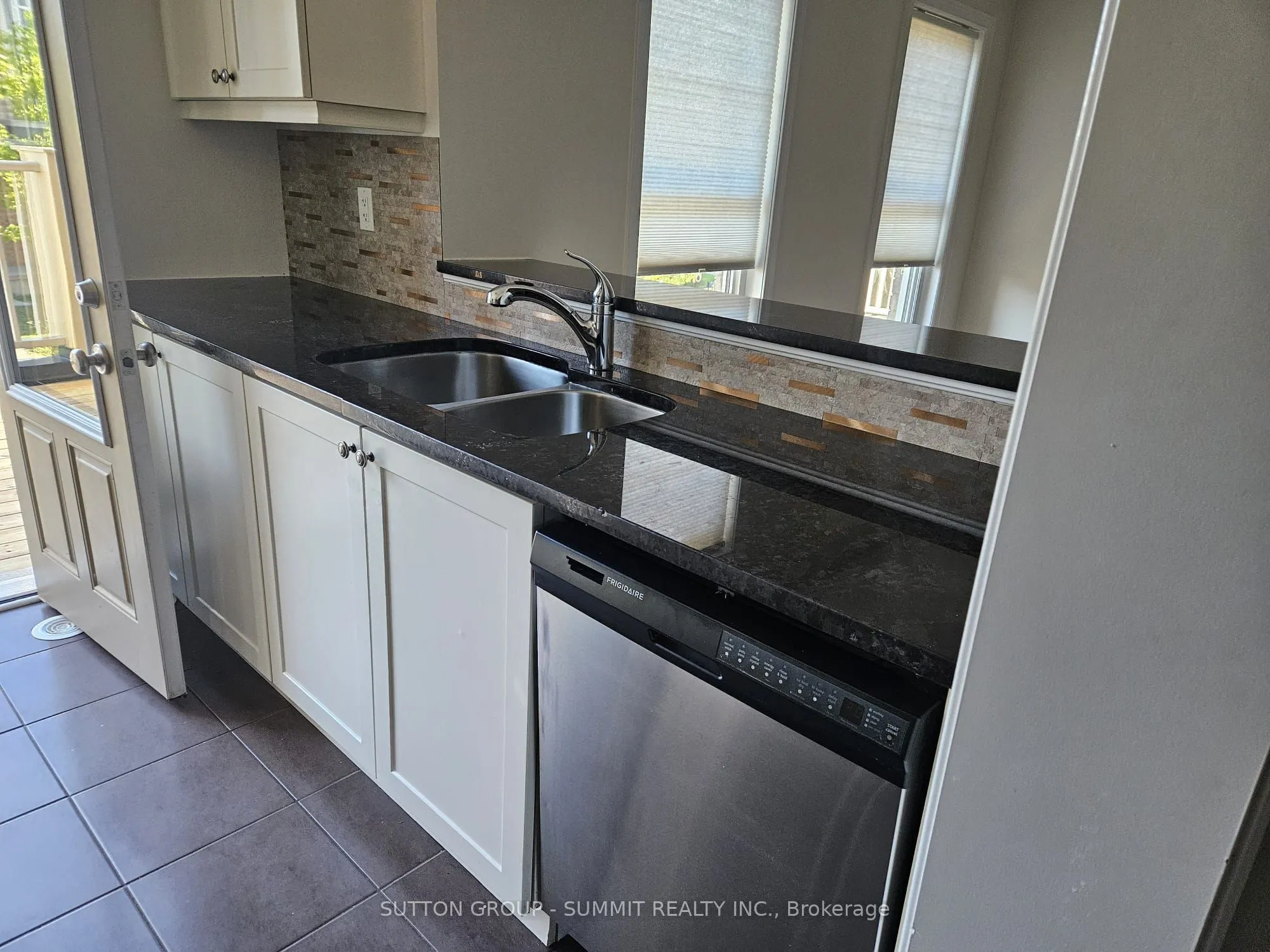 240 SEPTIMUS Heights