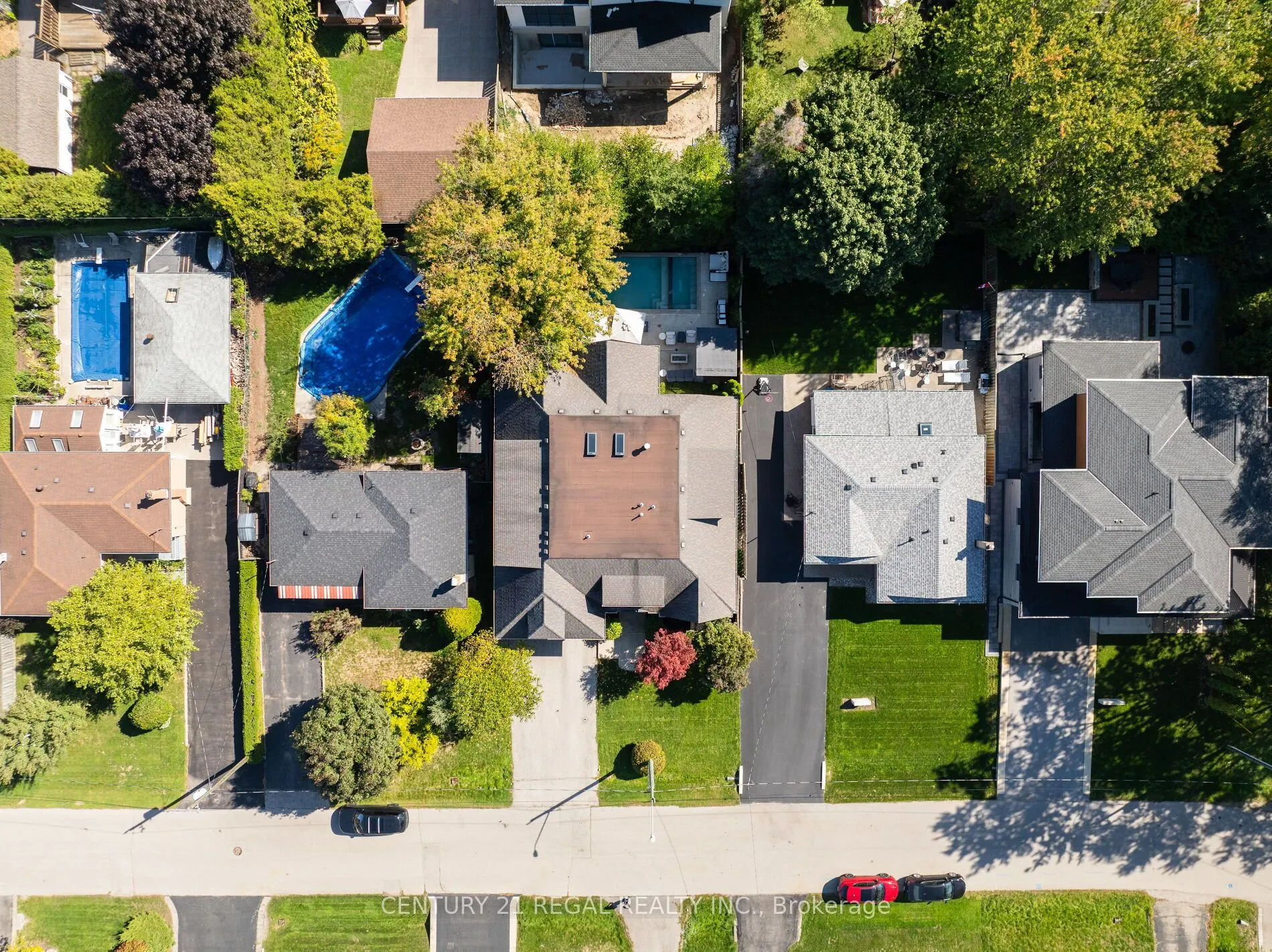 2442 Meadowood Crescent