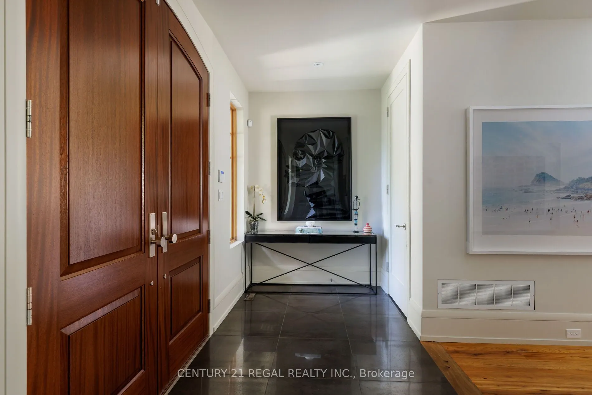 2442 Meadowood Crescent