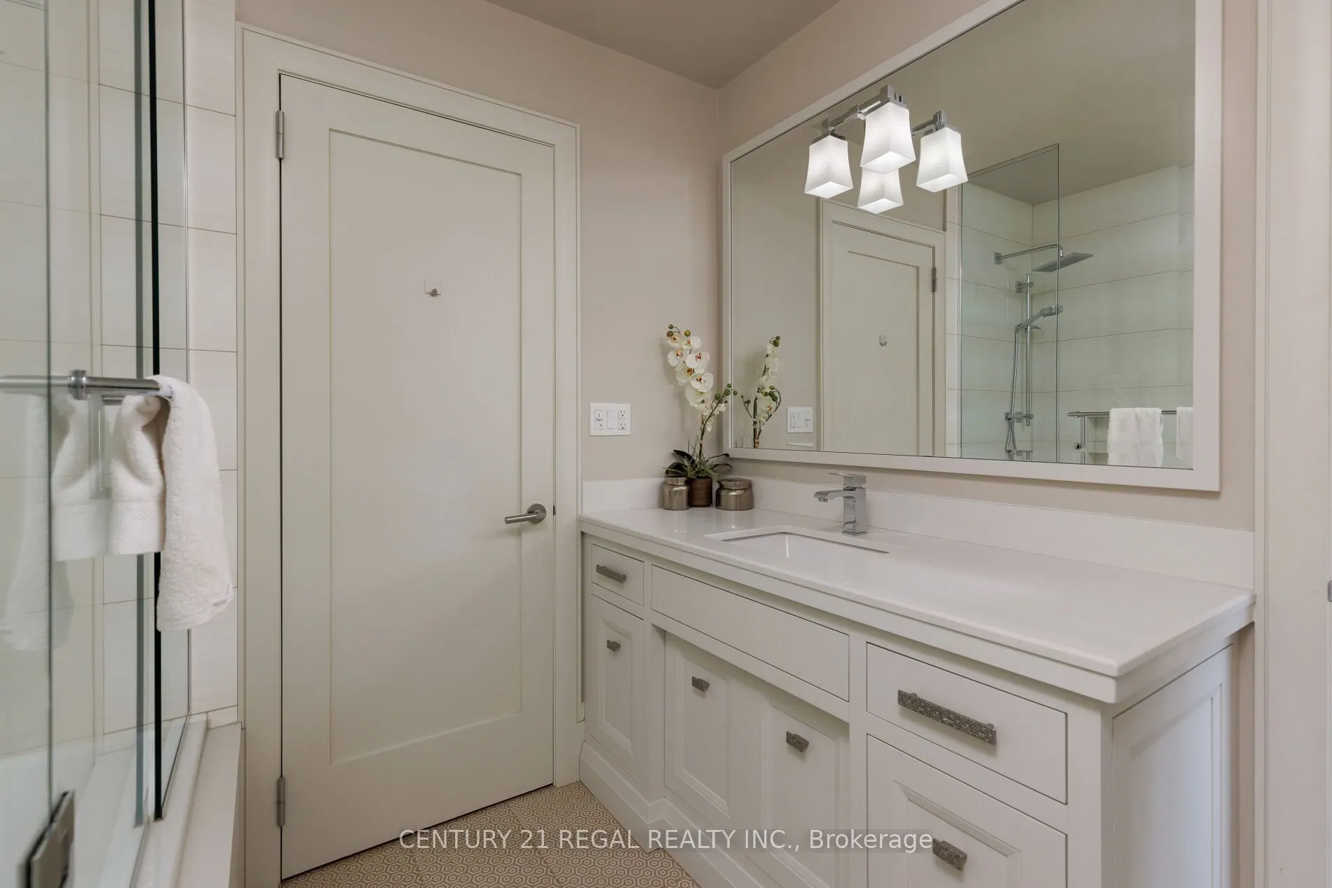 2442 Meadowood Crescent