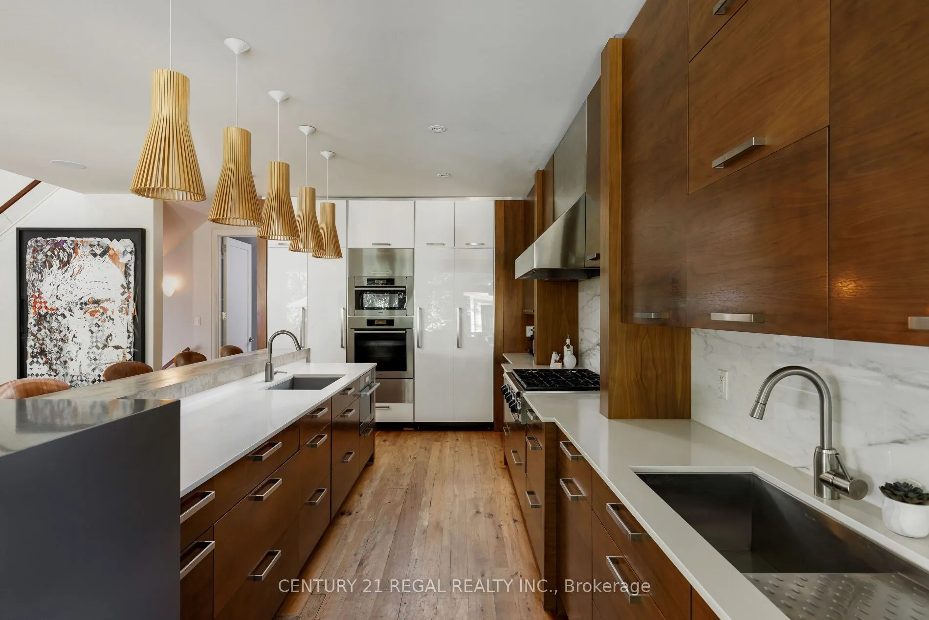 2442 Meadowood Crescent