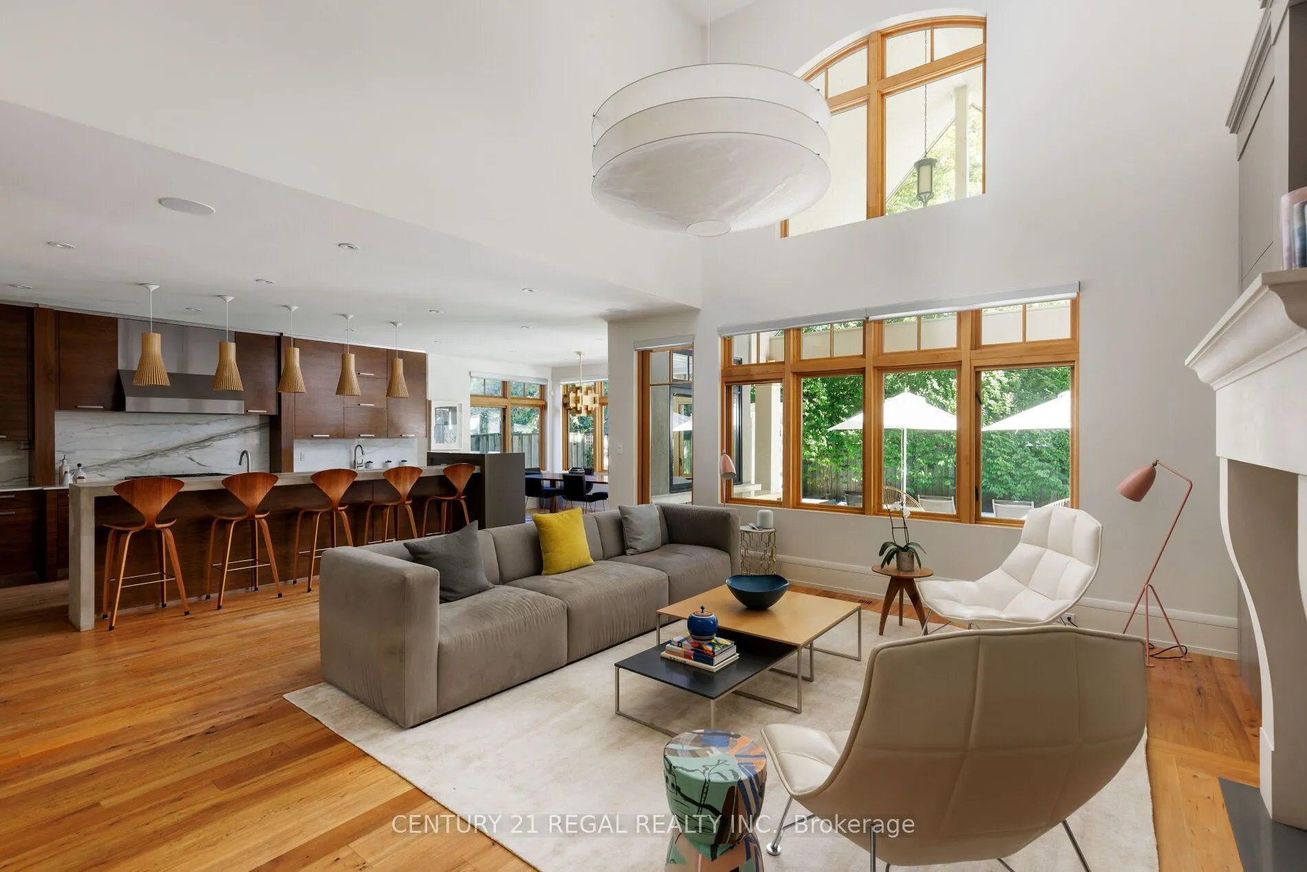 2442 Meadowood Crescent