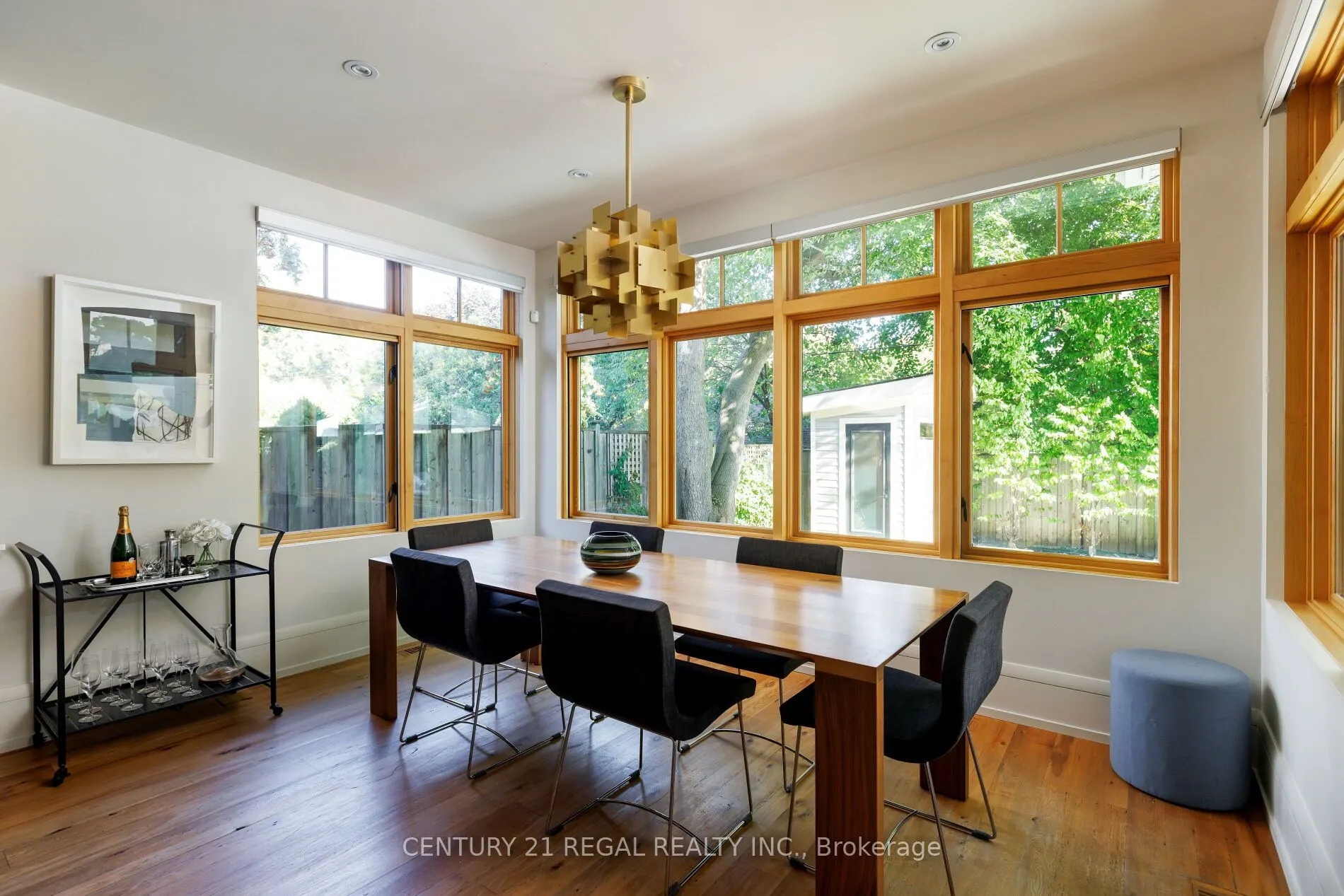 2442 Meadowood Crescent