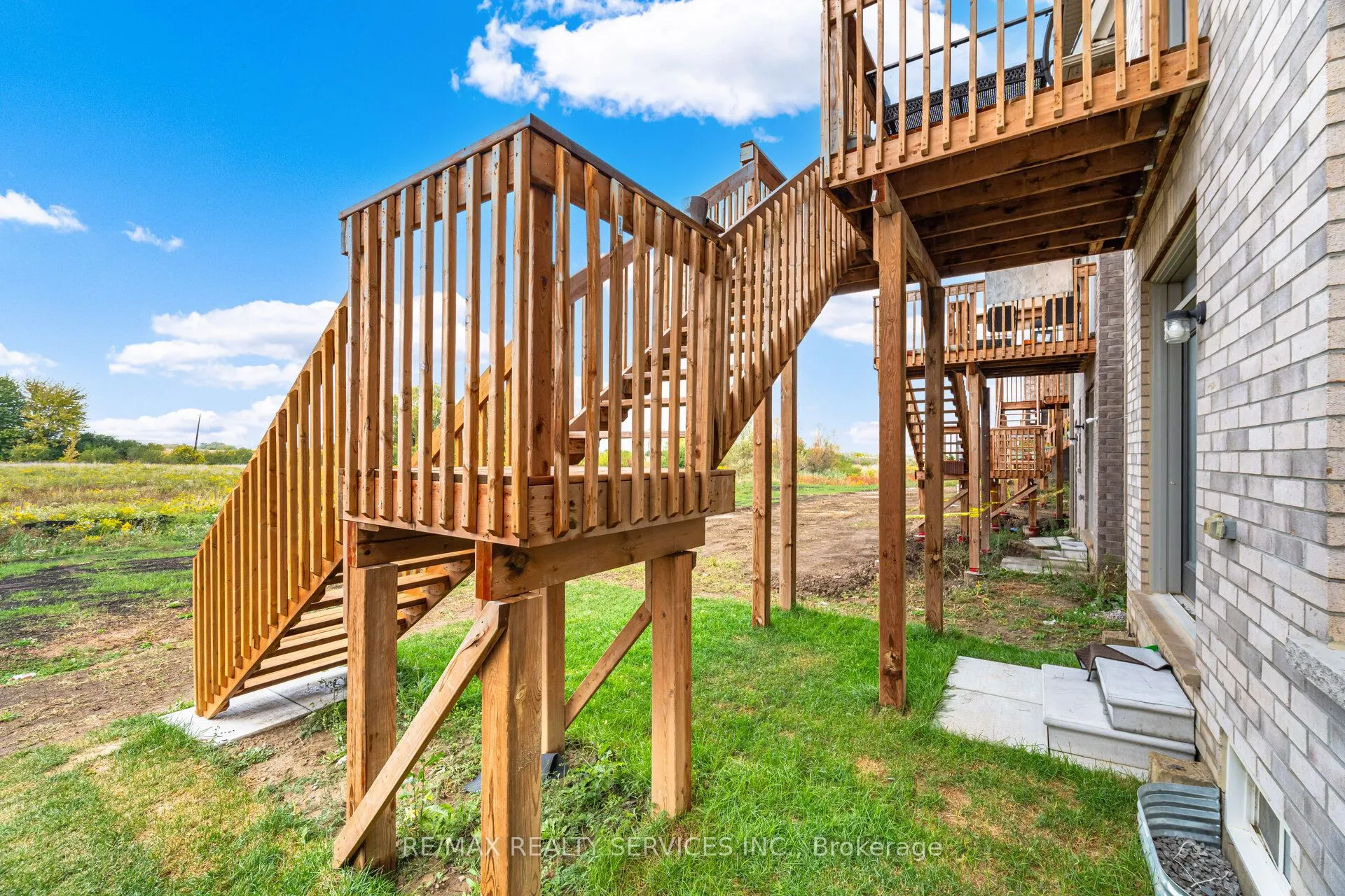 38 Foxsparrow Road