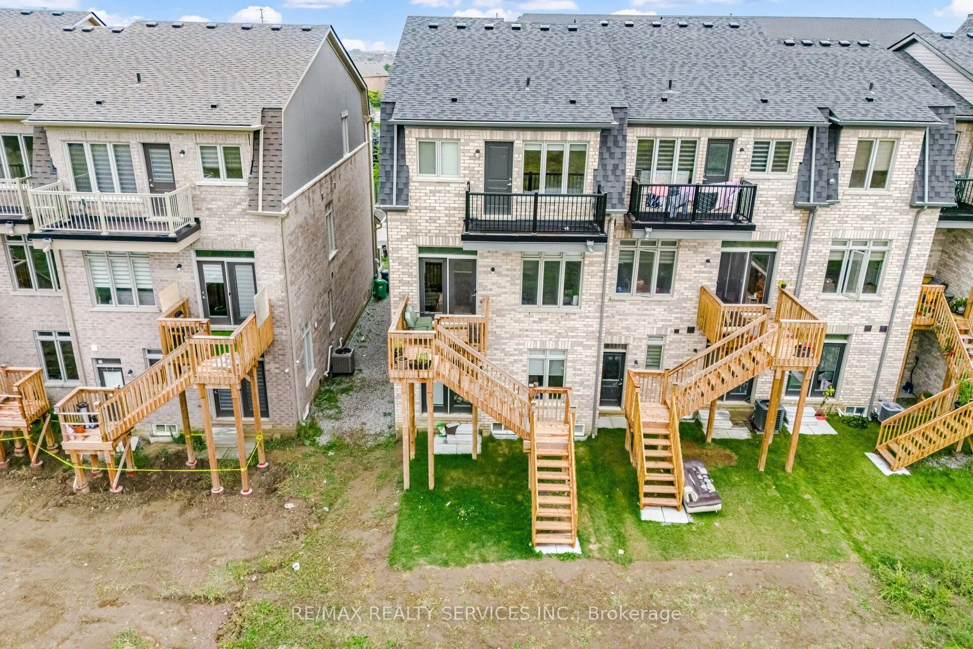 38 Foxsparrow Road