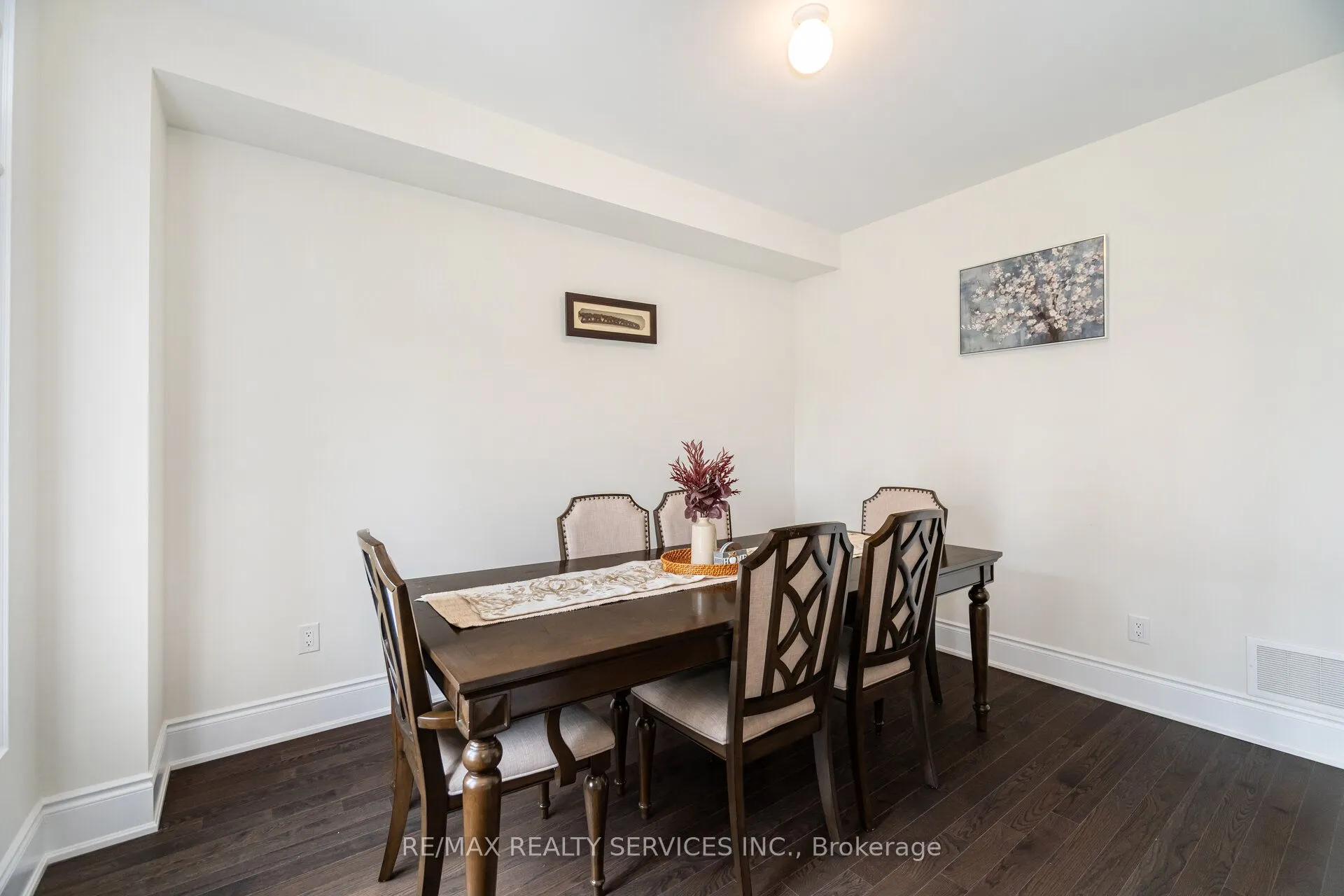 38 Foxsparrow Road