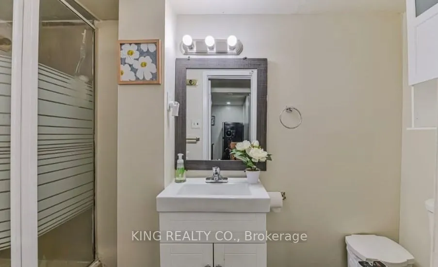 24 Grand River Court, #Lower