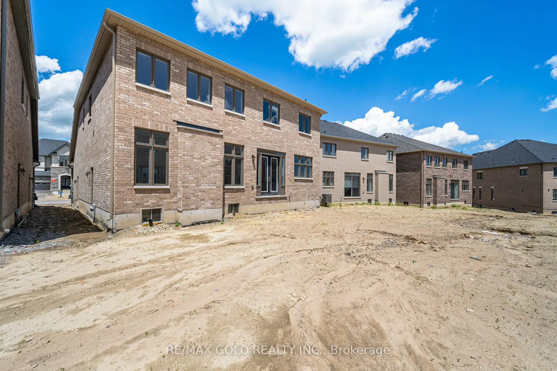 80 Raspberry Ridge Avenue