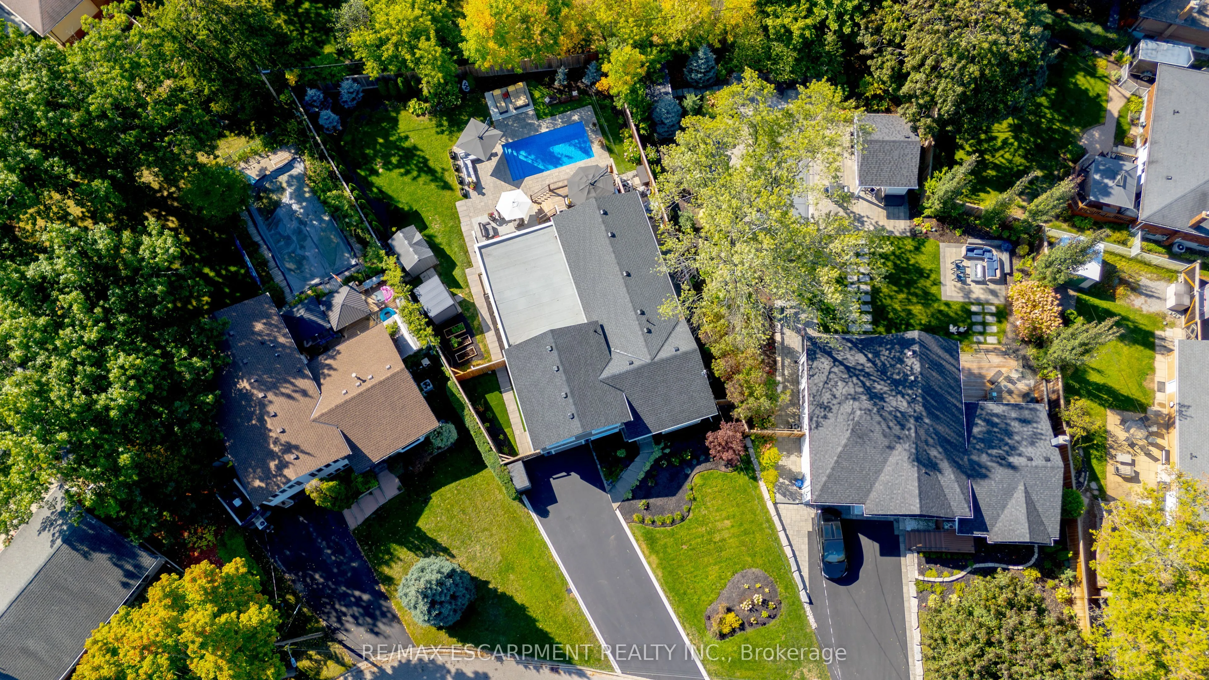 296 Kent Crescent