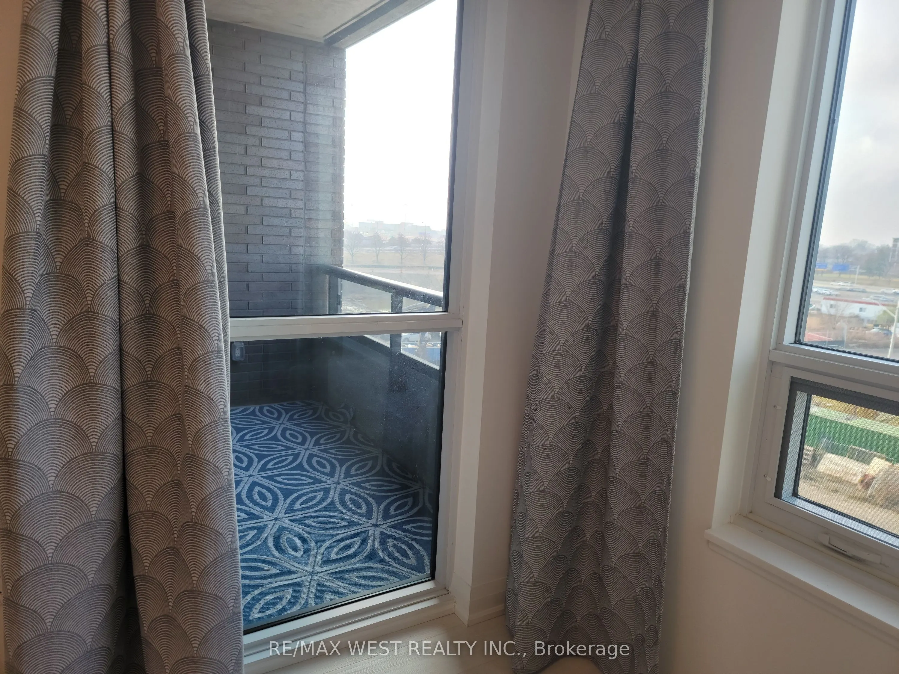 10 Gibbs Road, #425